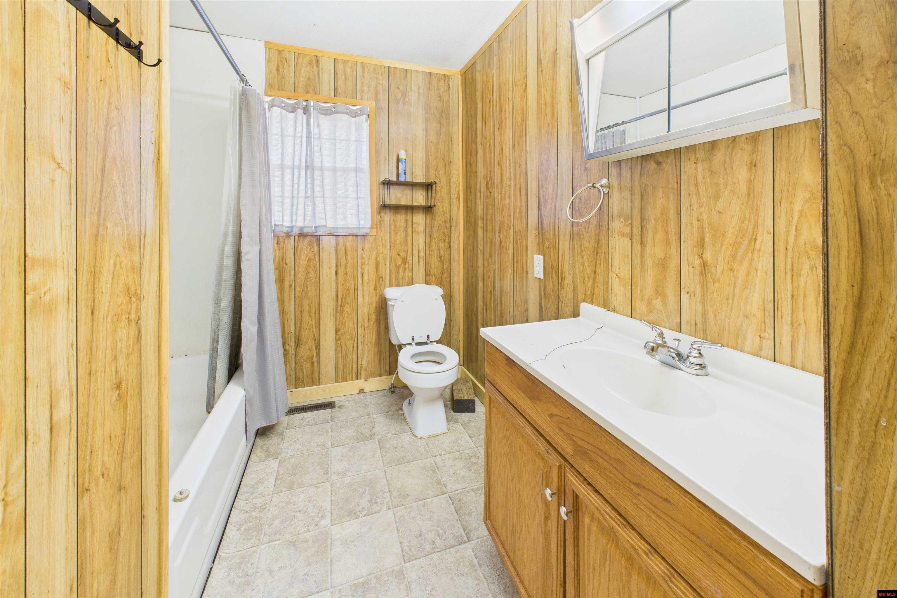 8262 HWY 5 Gainesville, MO