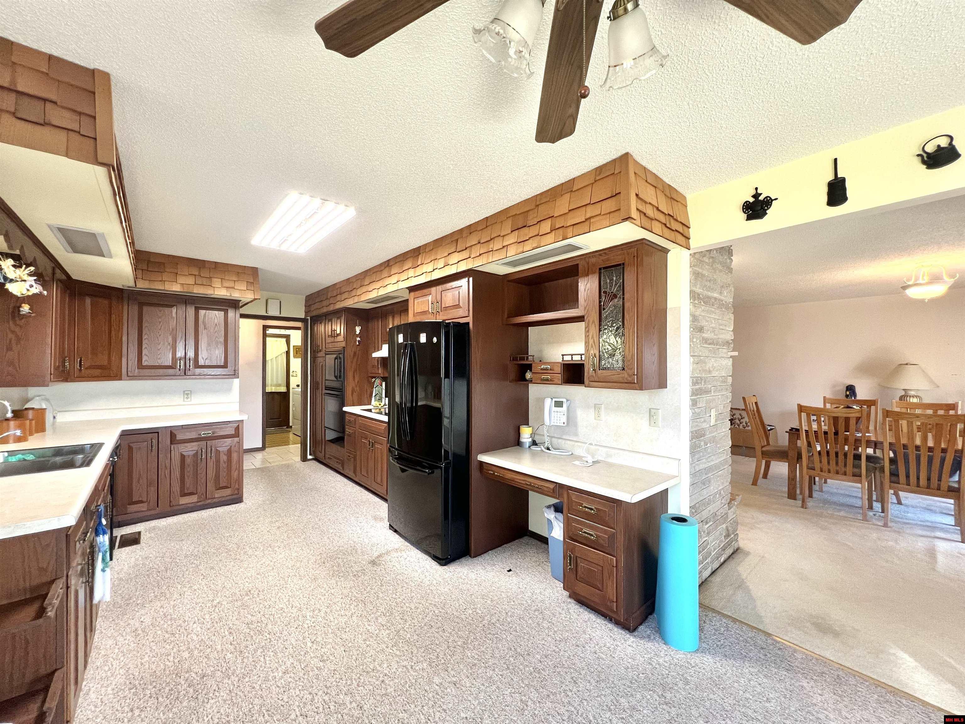 1285 Robinson Point Road