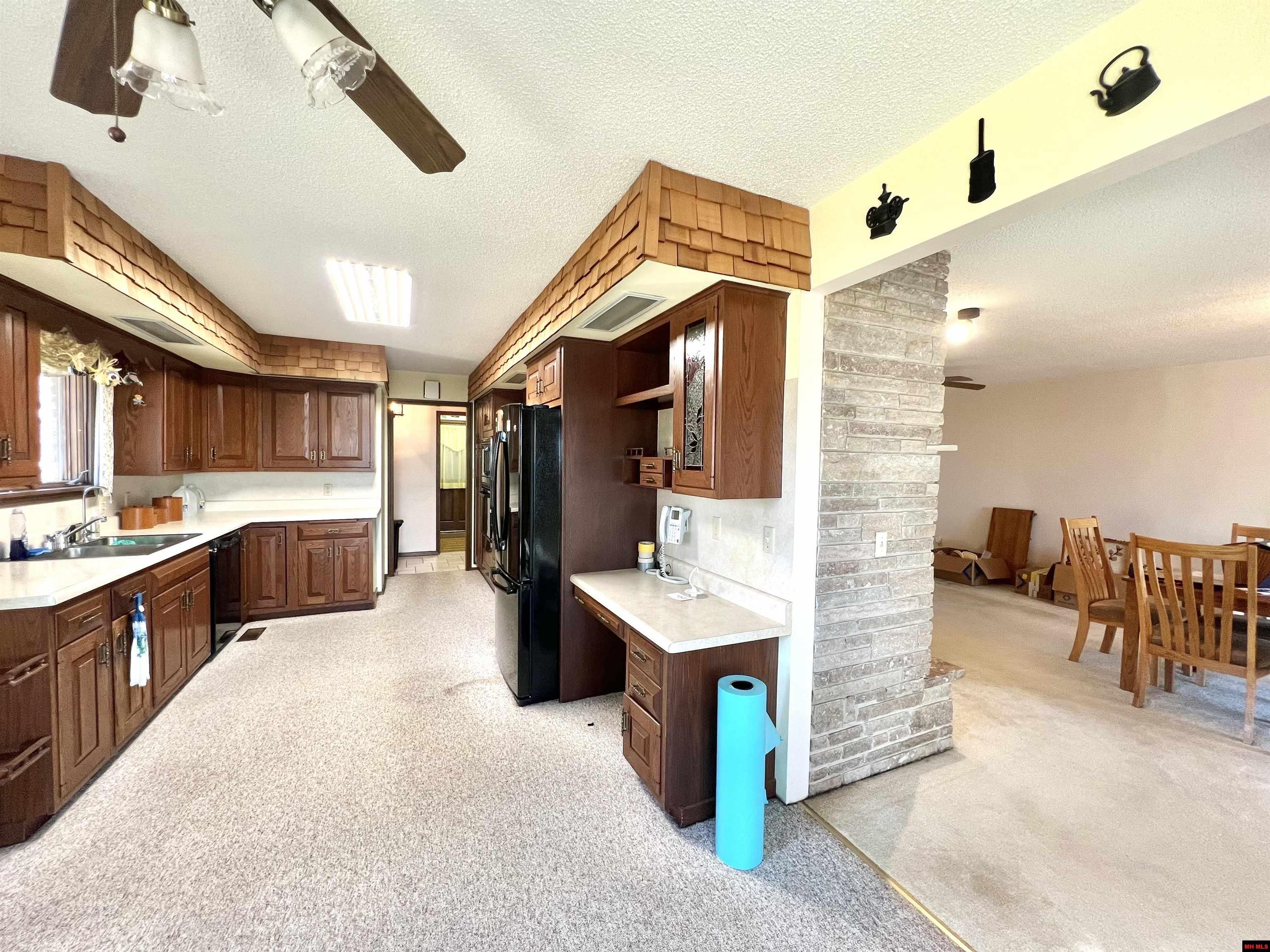 1285 Robinson Point Road