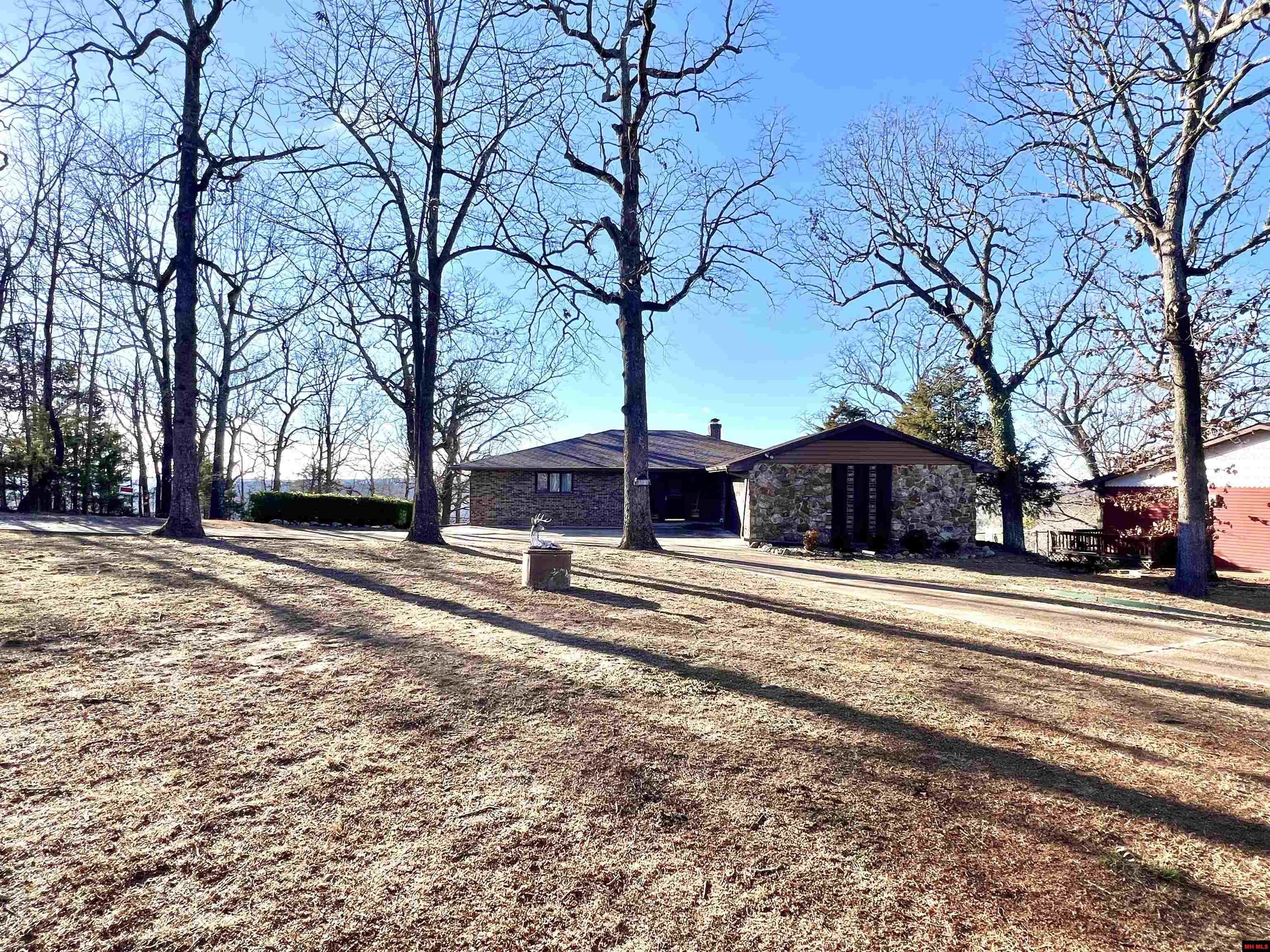 1285 Robinson Point Road