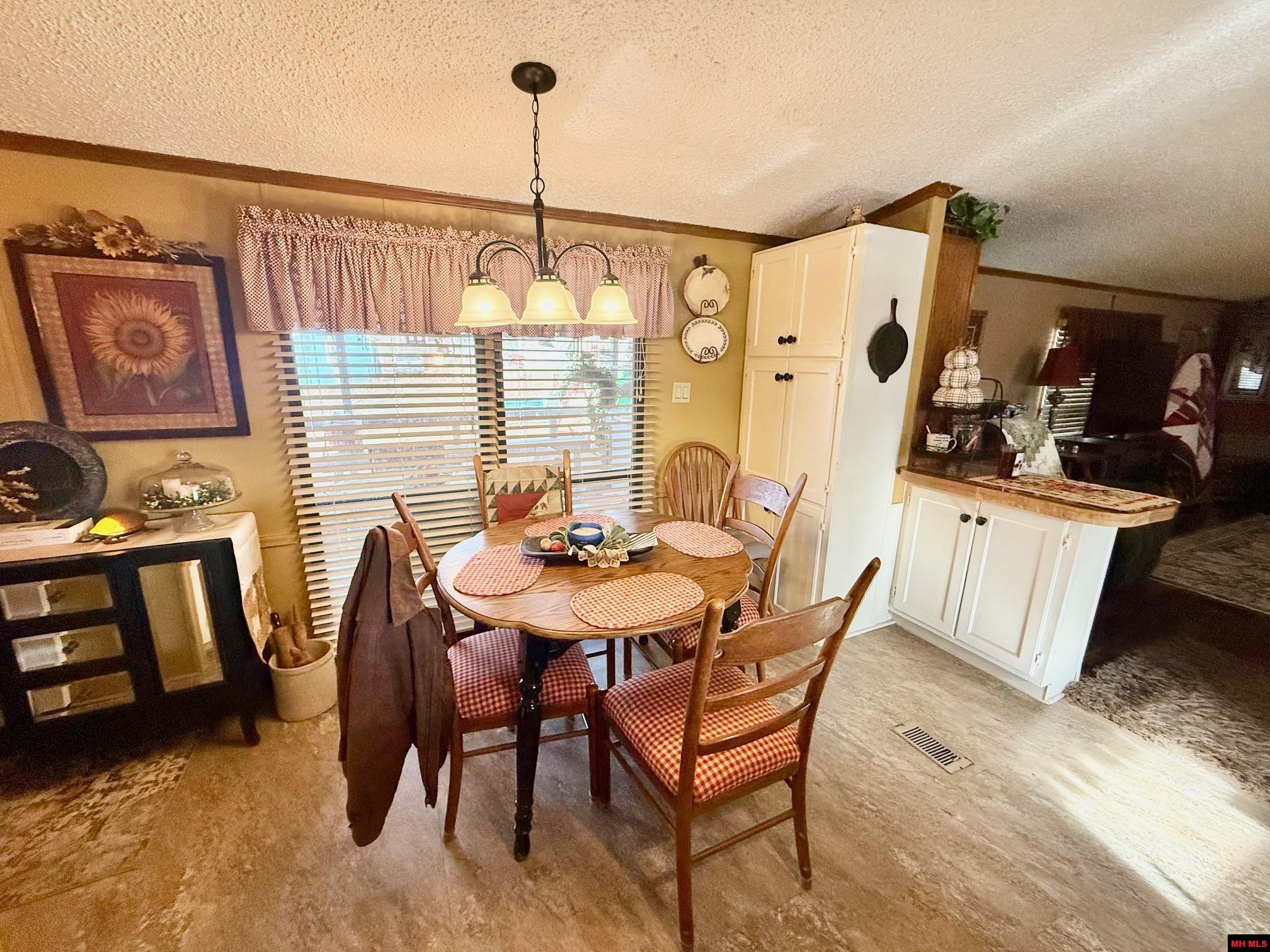 502 WALNUT AVENUE Bull Shoals, AR