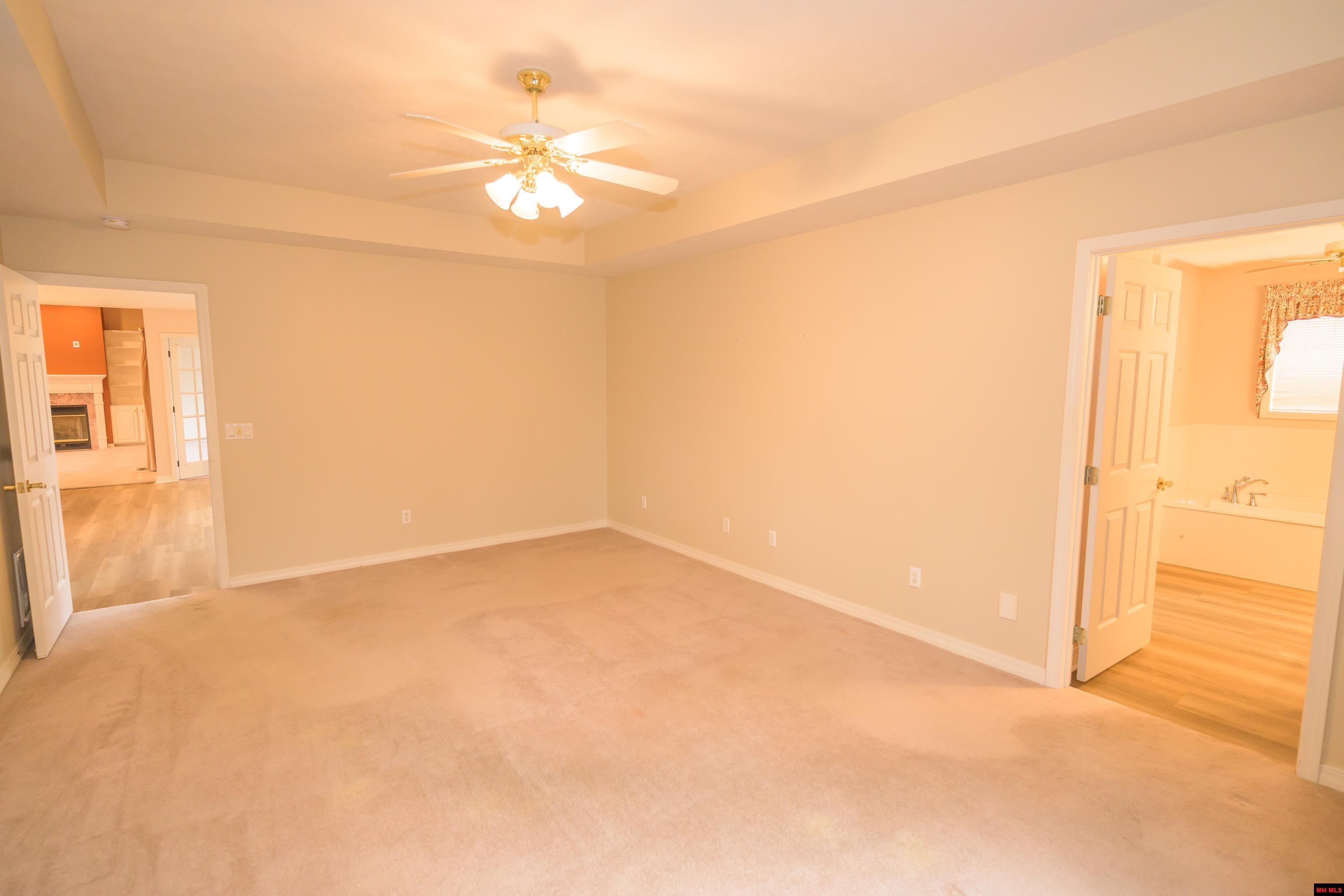 616 LEATHERWOOD DRIVE Mountain Home, AR