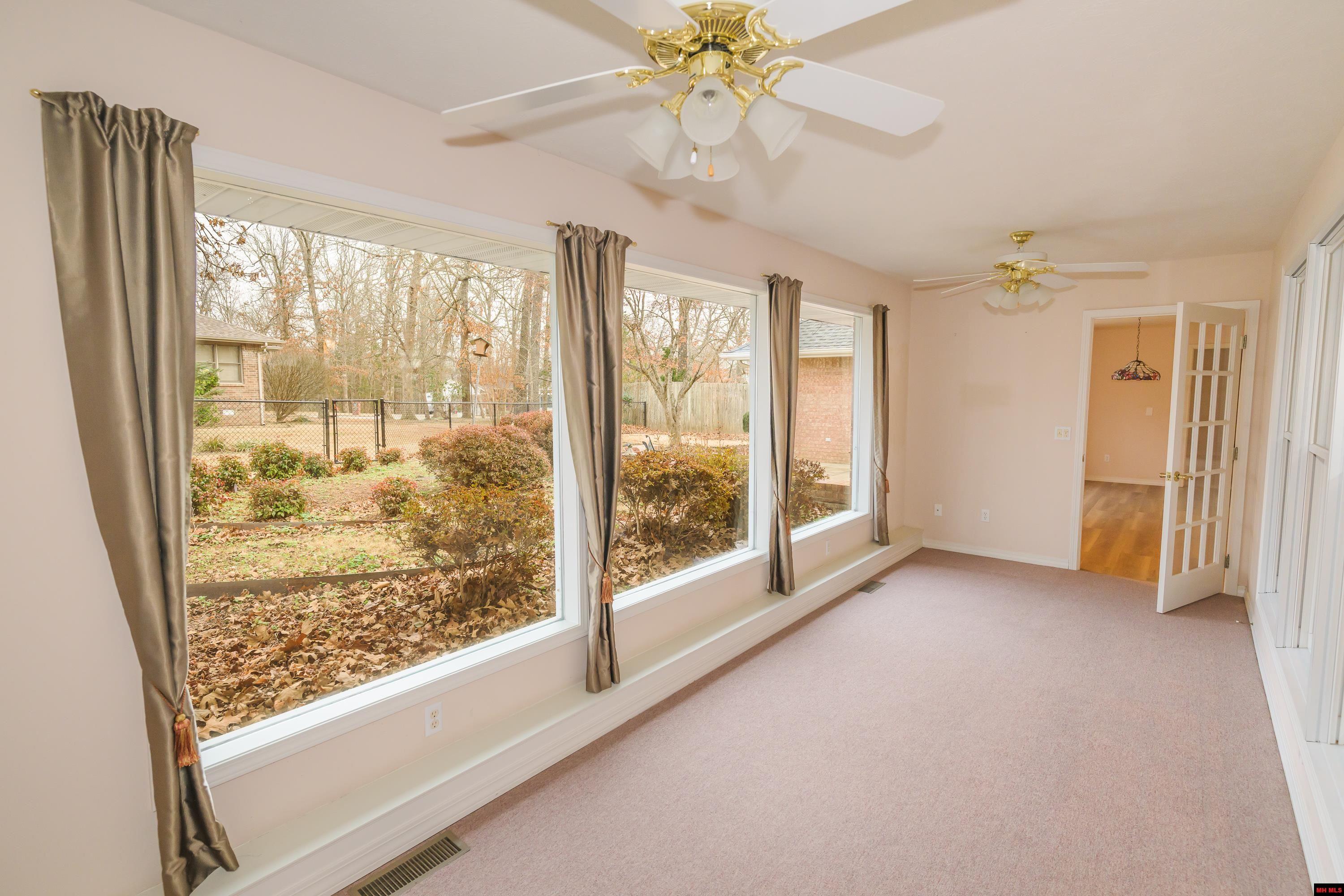 616 LEATHERWOOD DRIVE Mountain Home, AR