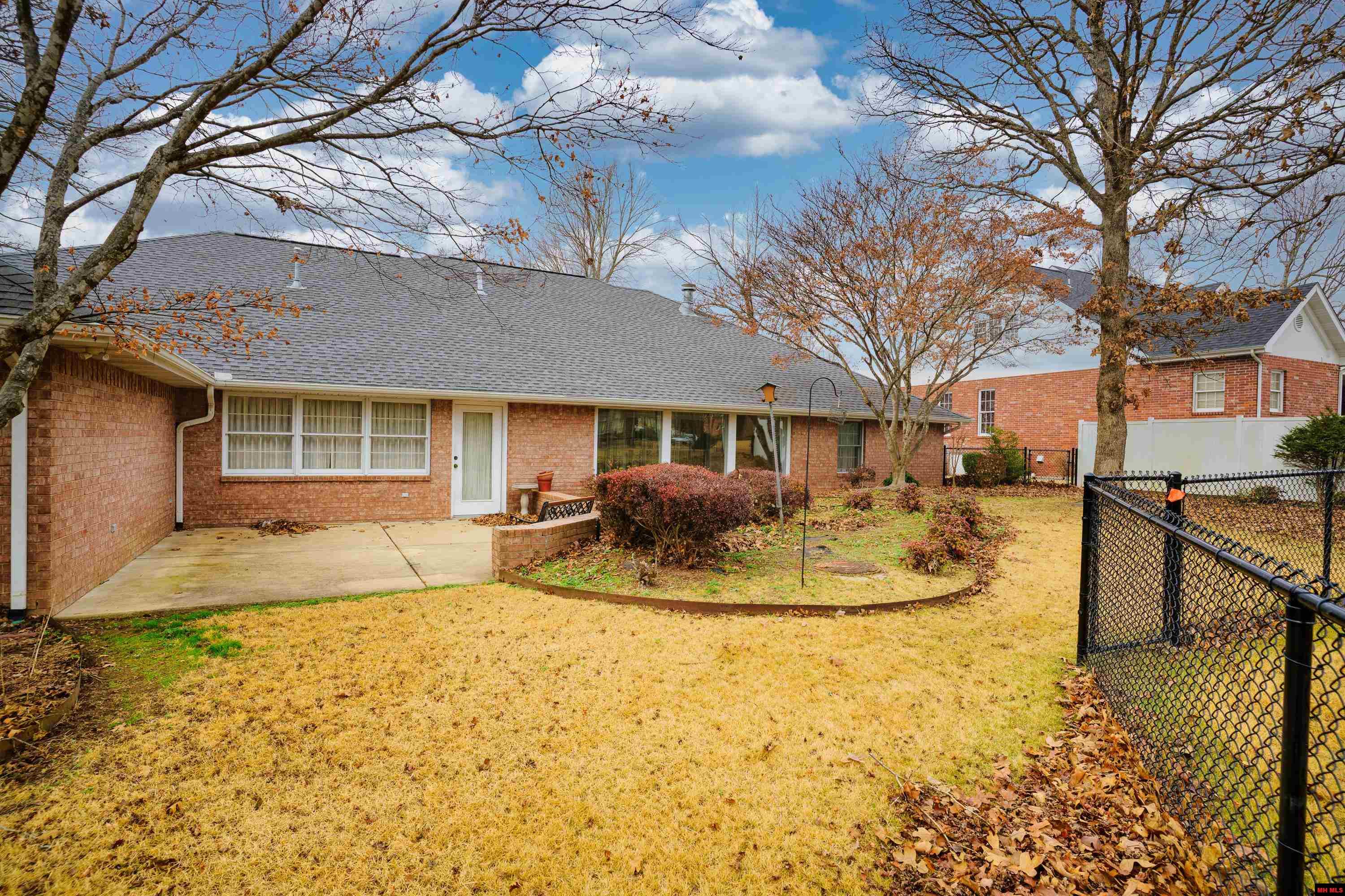 616 LEATHERWOOD DRIVE Mountain Home, AR