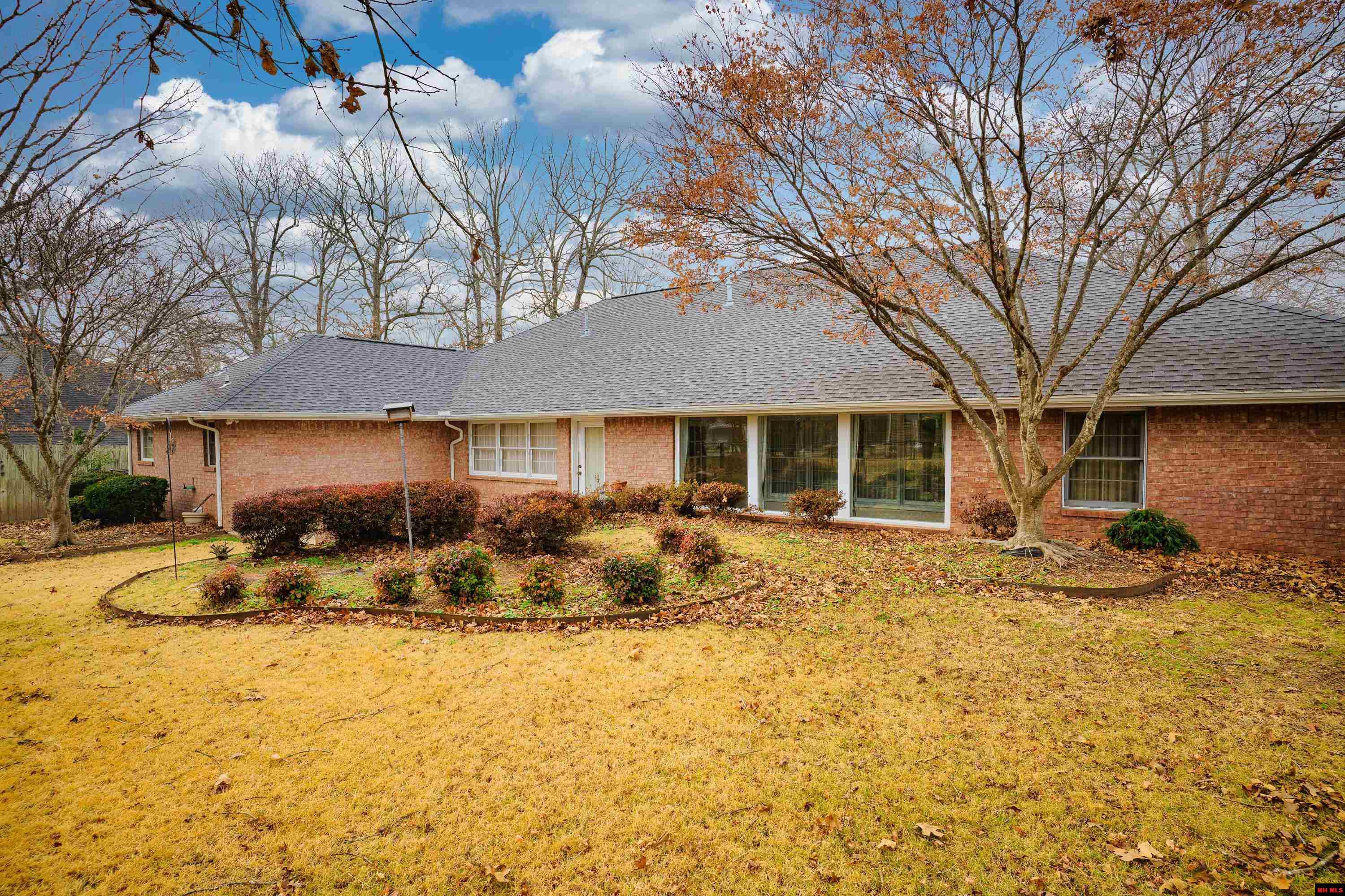 616 LEATHERWOOD DRIVE Mountain Home, AR