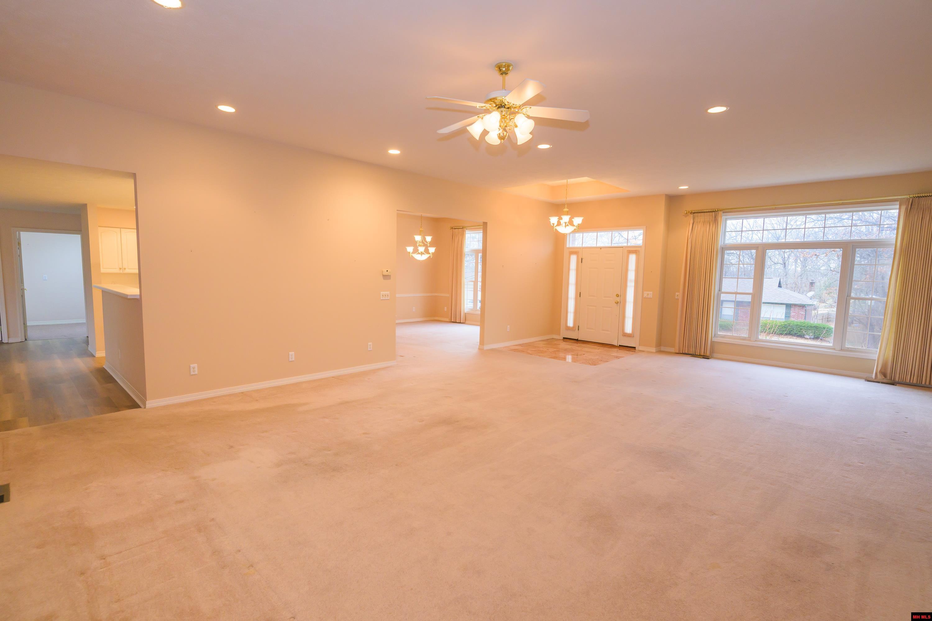 616 LEATHERWOOD DRIVE Mountain Home, AR