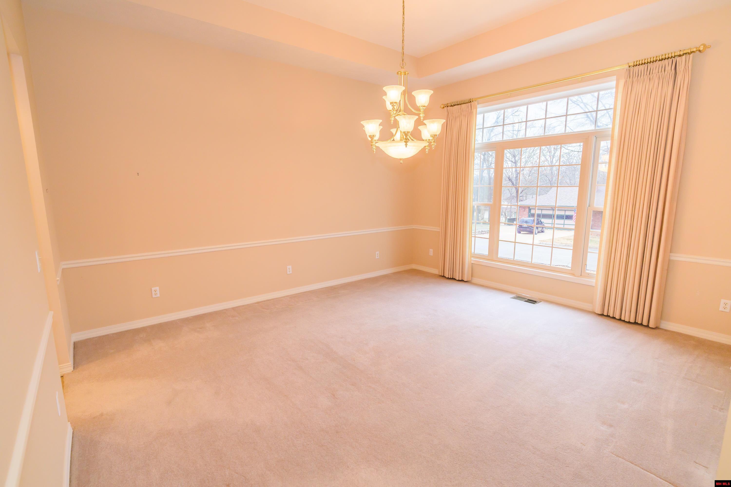 616 LEATHERWOOD DRIVE Mountain Home, AR