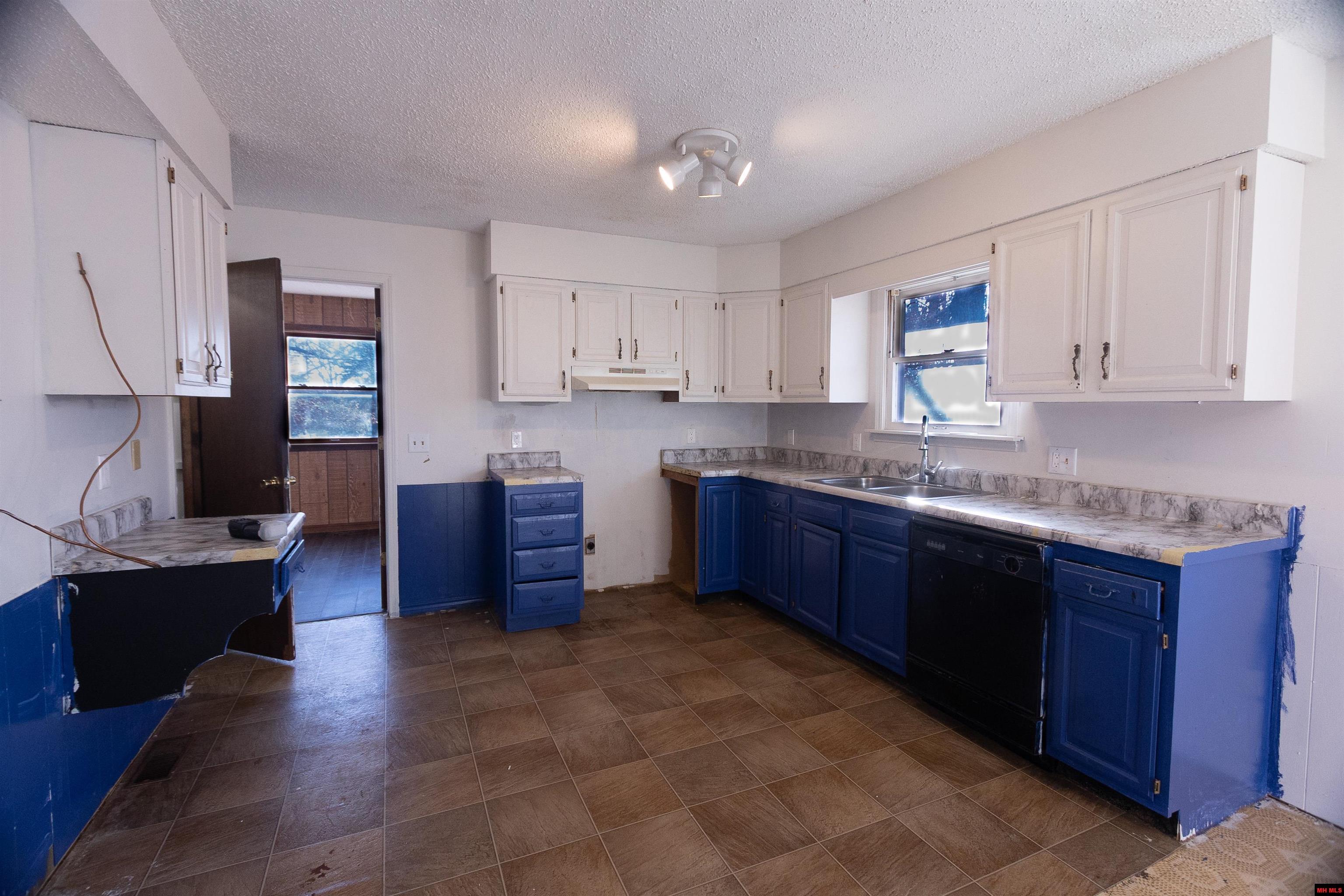 155 WALNUT CIRCLE Yellville, AR