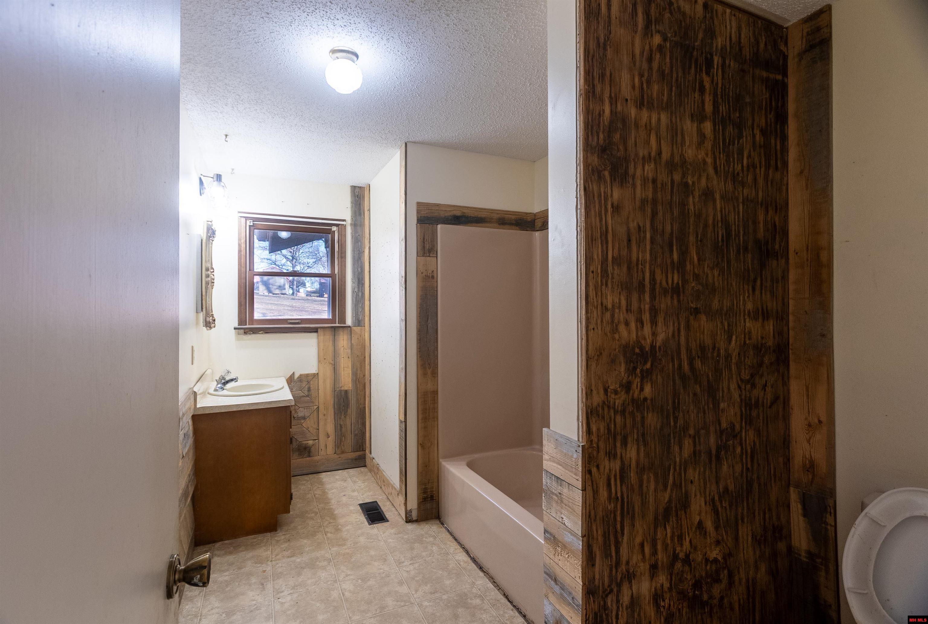 155 WALNUT CIRCLE Yellville, AR