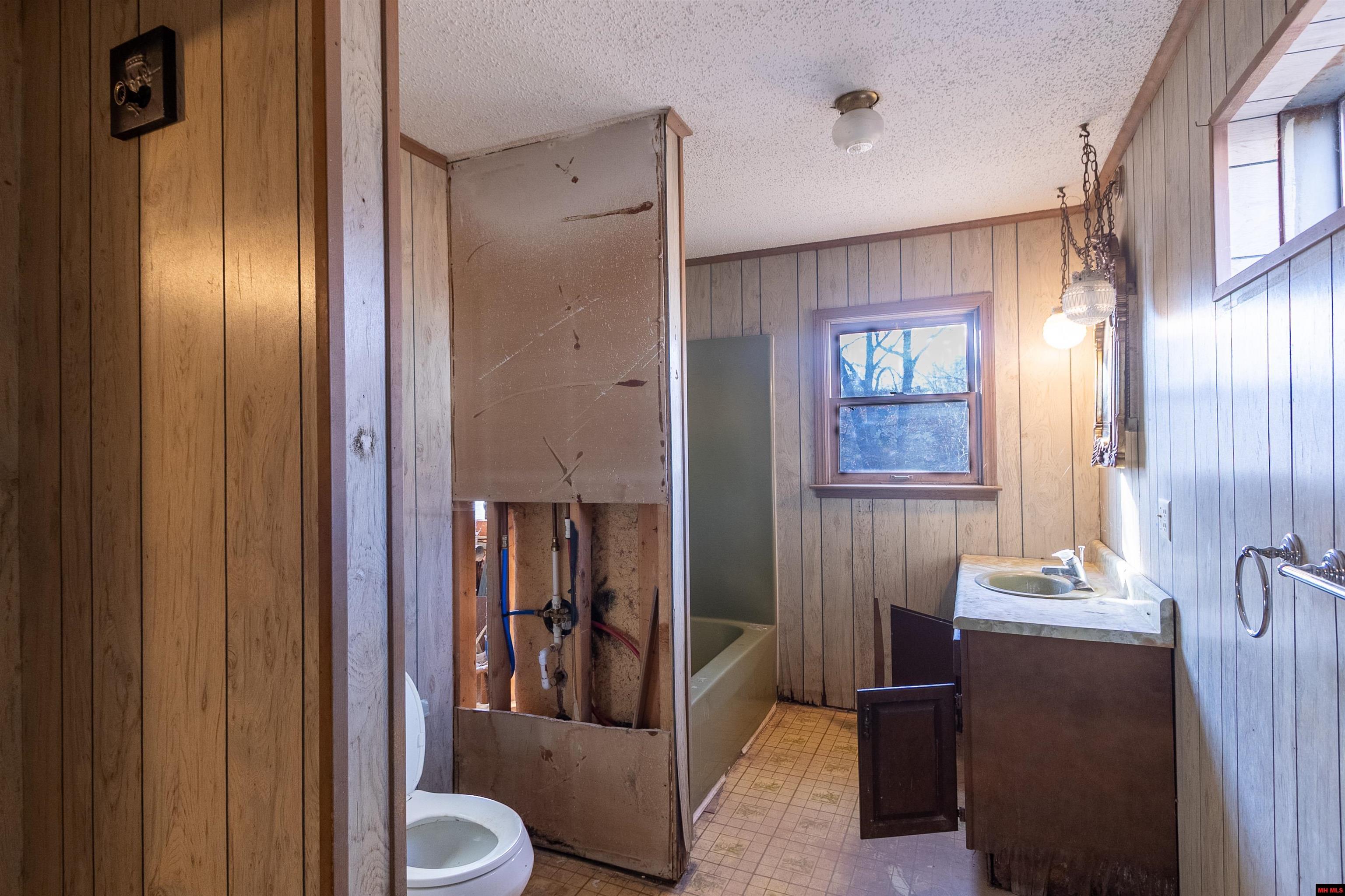 155 WALNUT CIRCLE Yellville, AR