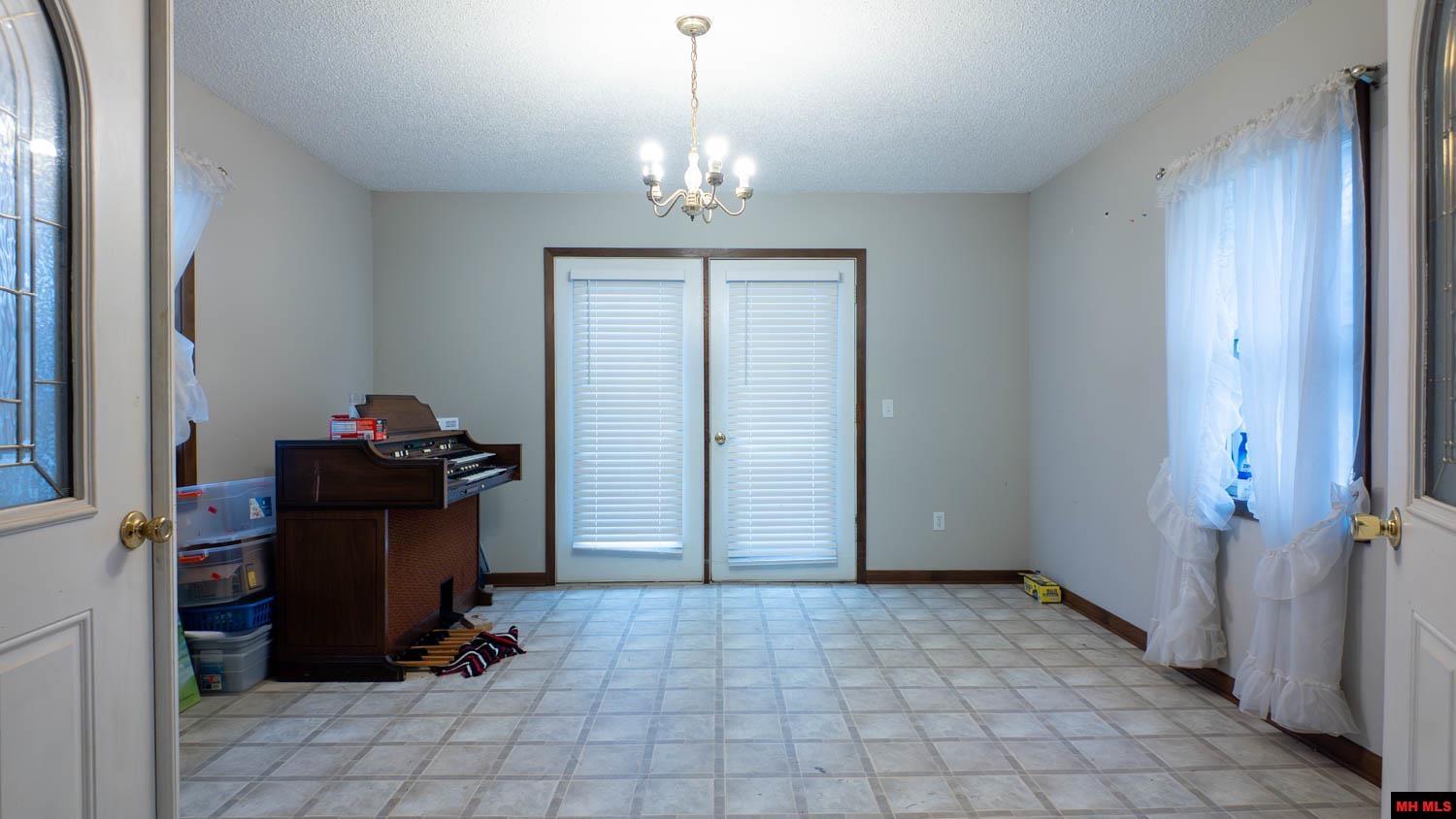 439 HALEY STREET Melbourne, AR