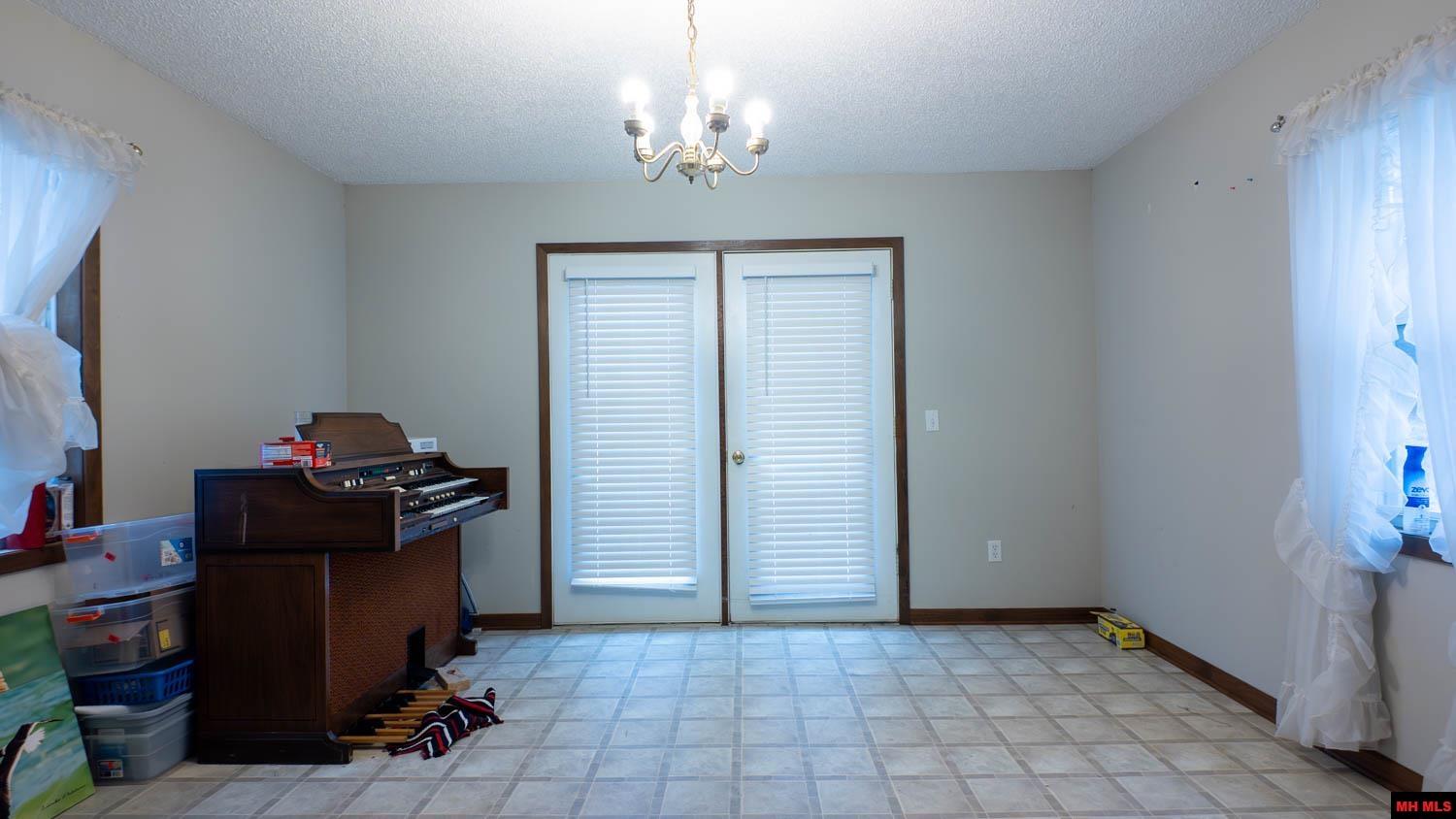 439 HALEY STREET Melbourne, AR