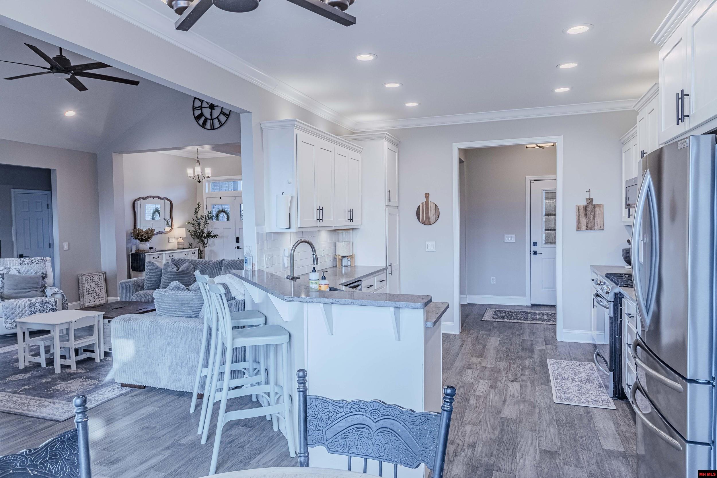 1216 Chestnut Hills Drive