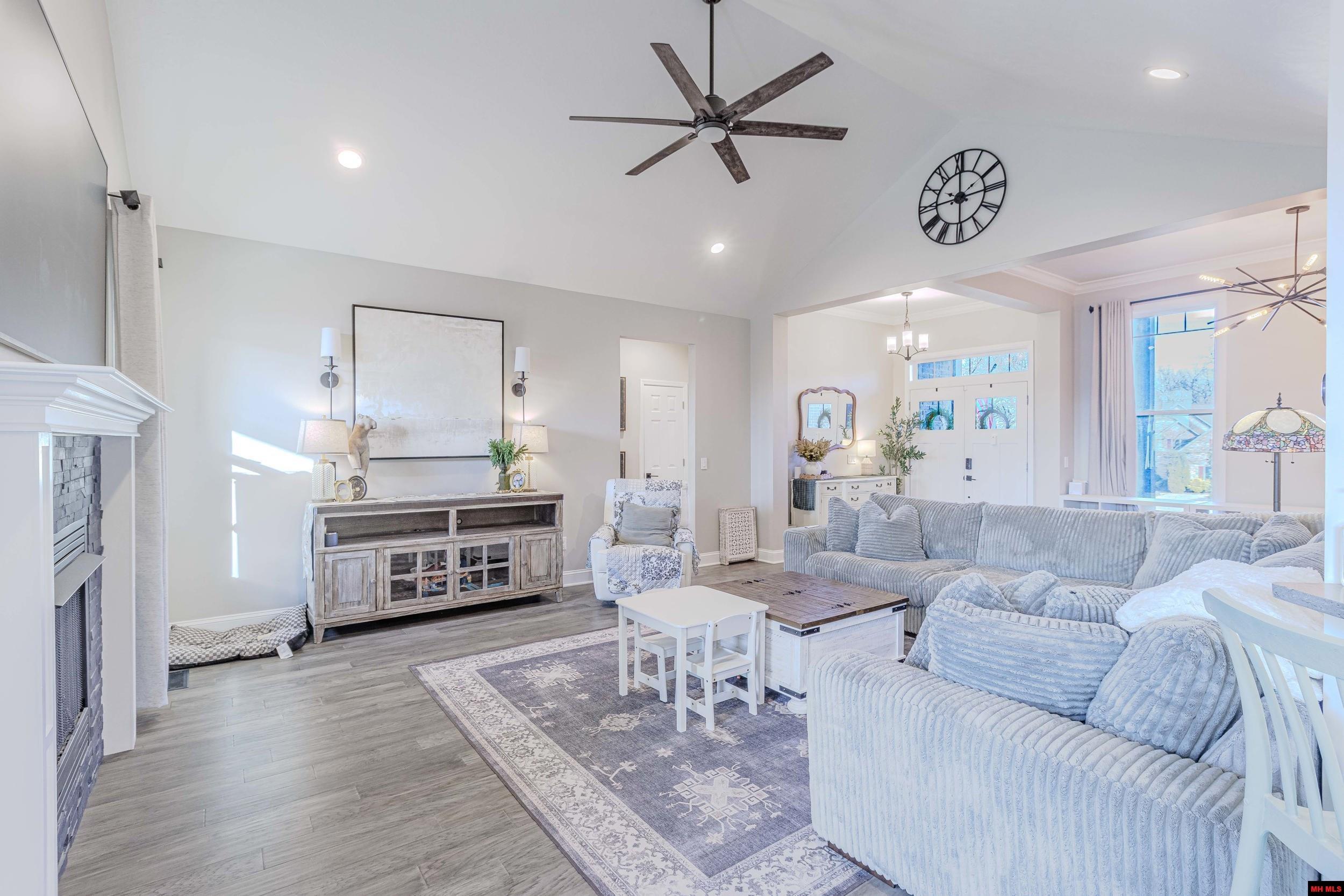 1216 Chestnut Hills Drive