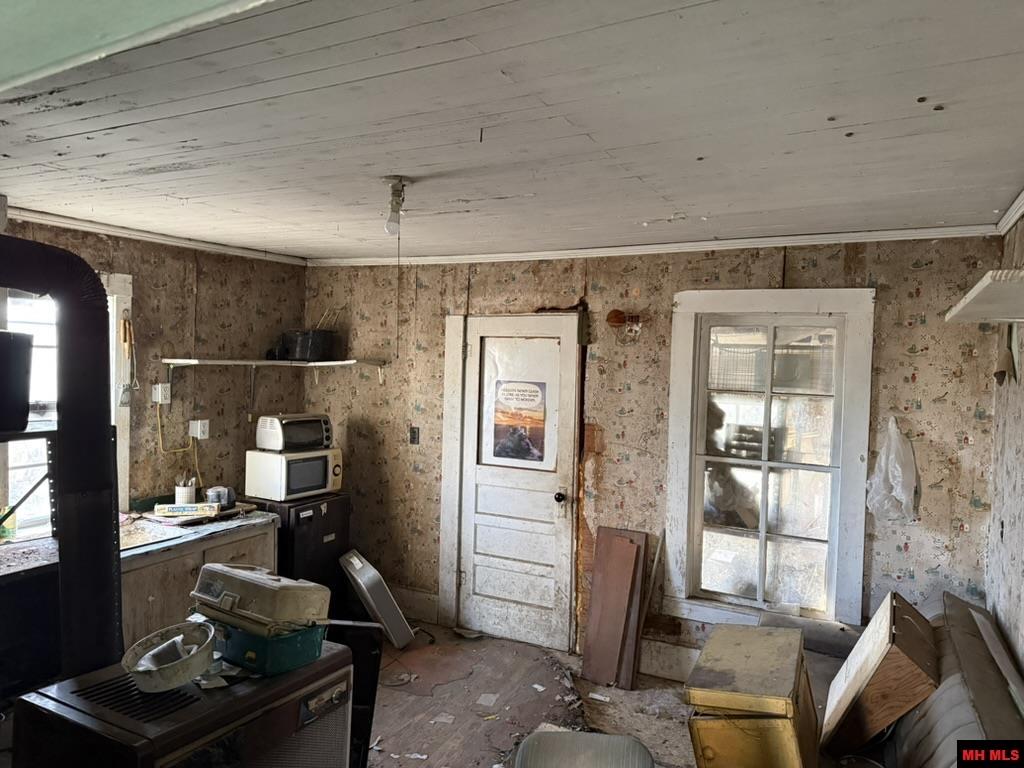 218 N OAK STREET Salem, AR