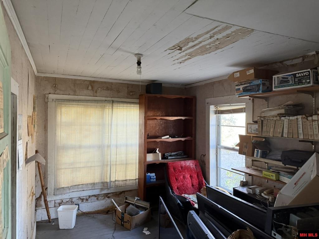 218 N OAK STREET Salem, AR