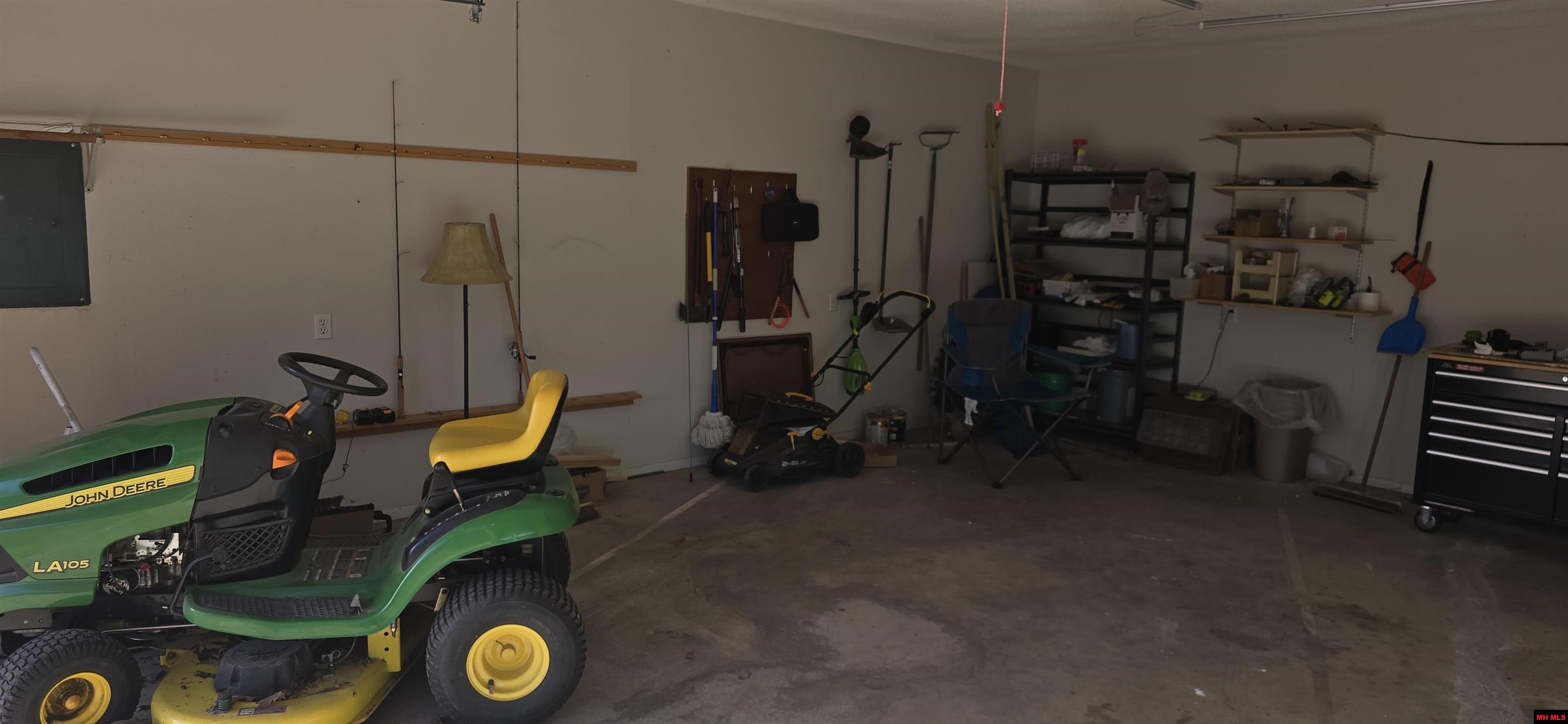 1095 Hickory Flats Lane