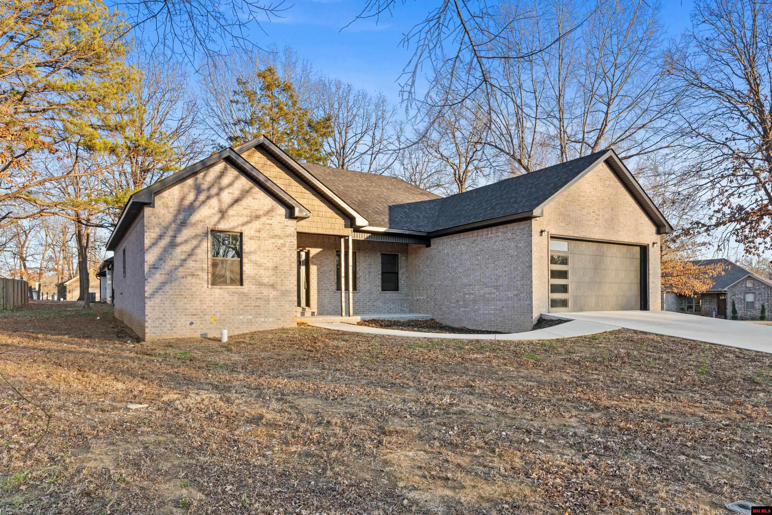 1368 Hampshire Circle