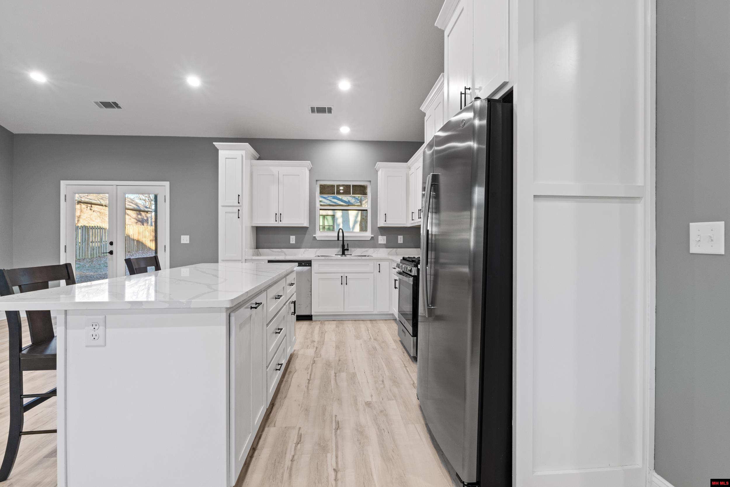 1368 Hampshire Circle