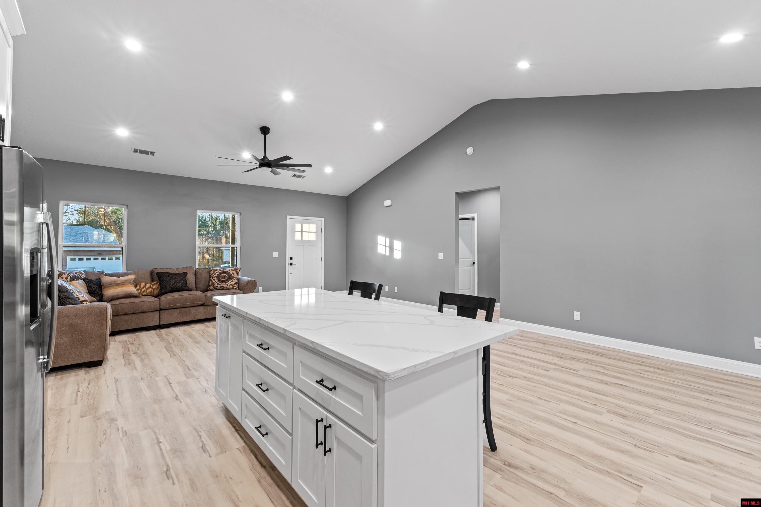 1368 Hampshire Circle