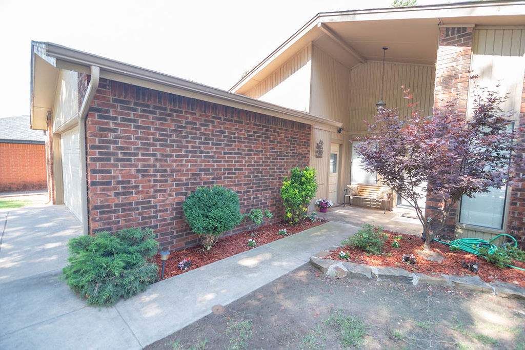 2102 Heather Ridge