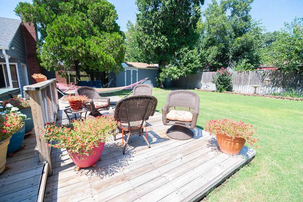 1402 Wynona