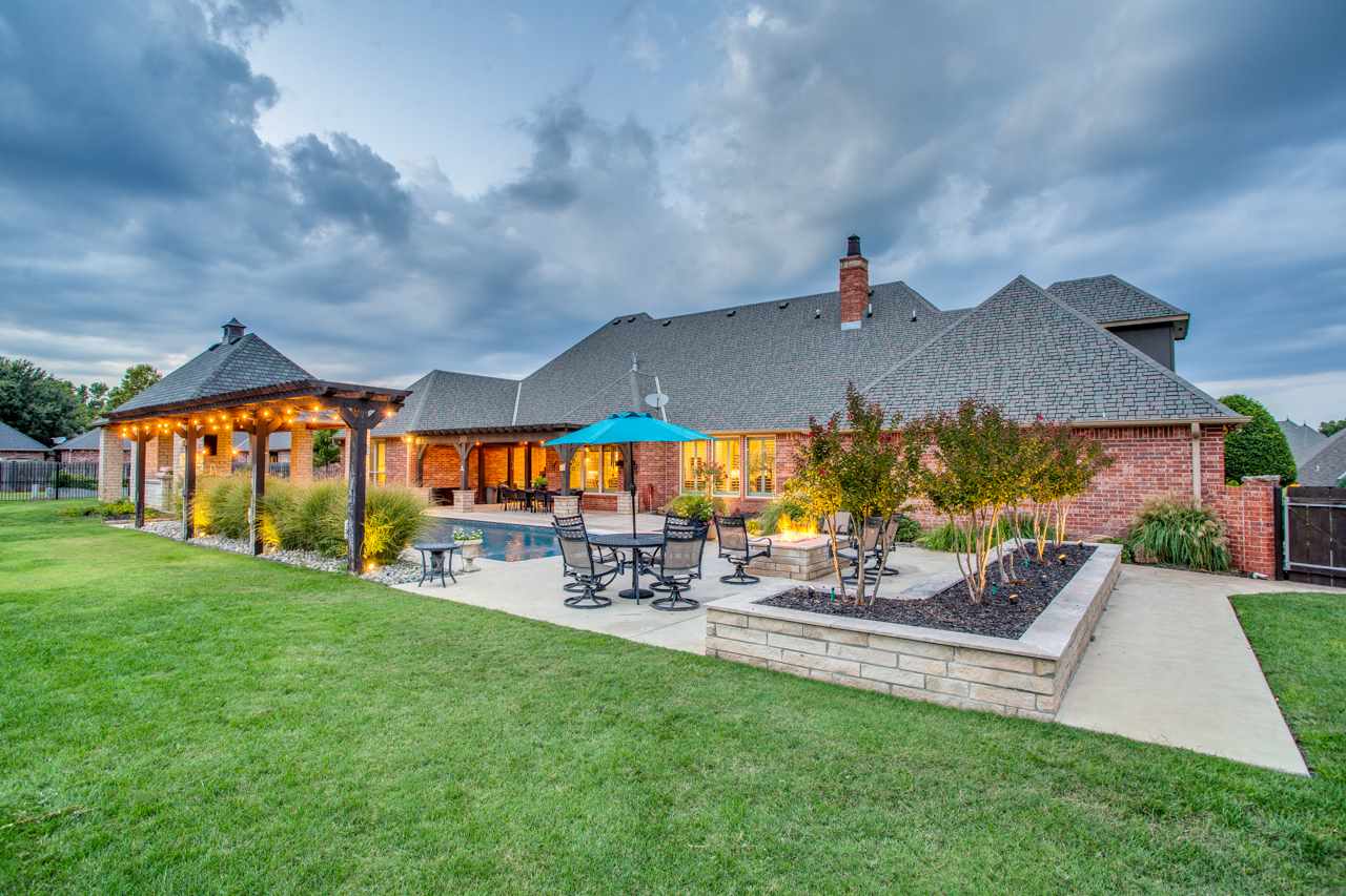 2825 Kelly Rd