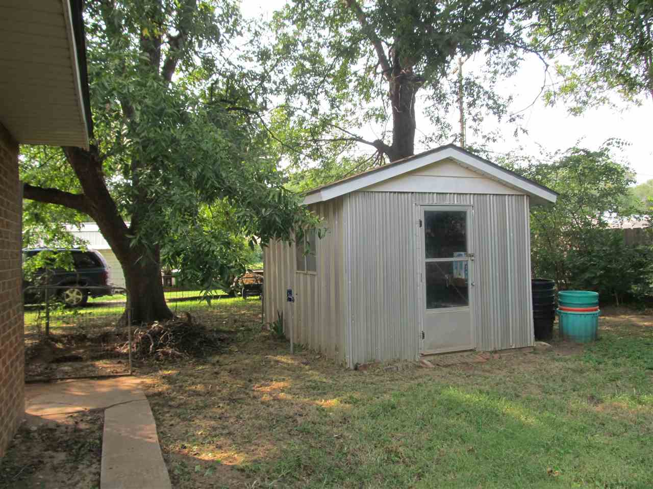 323 E Texas