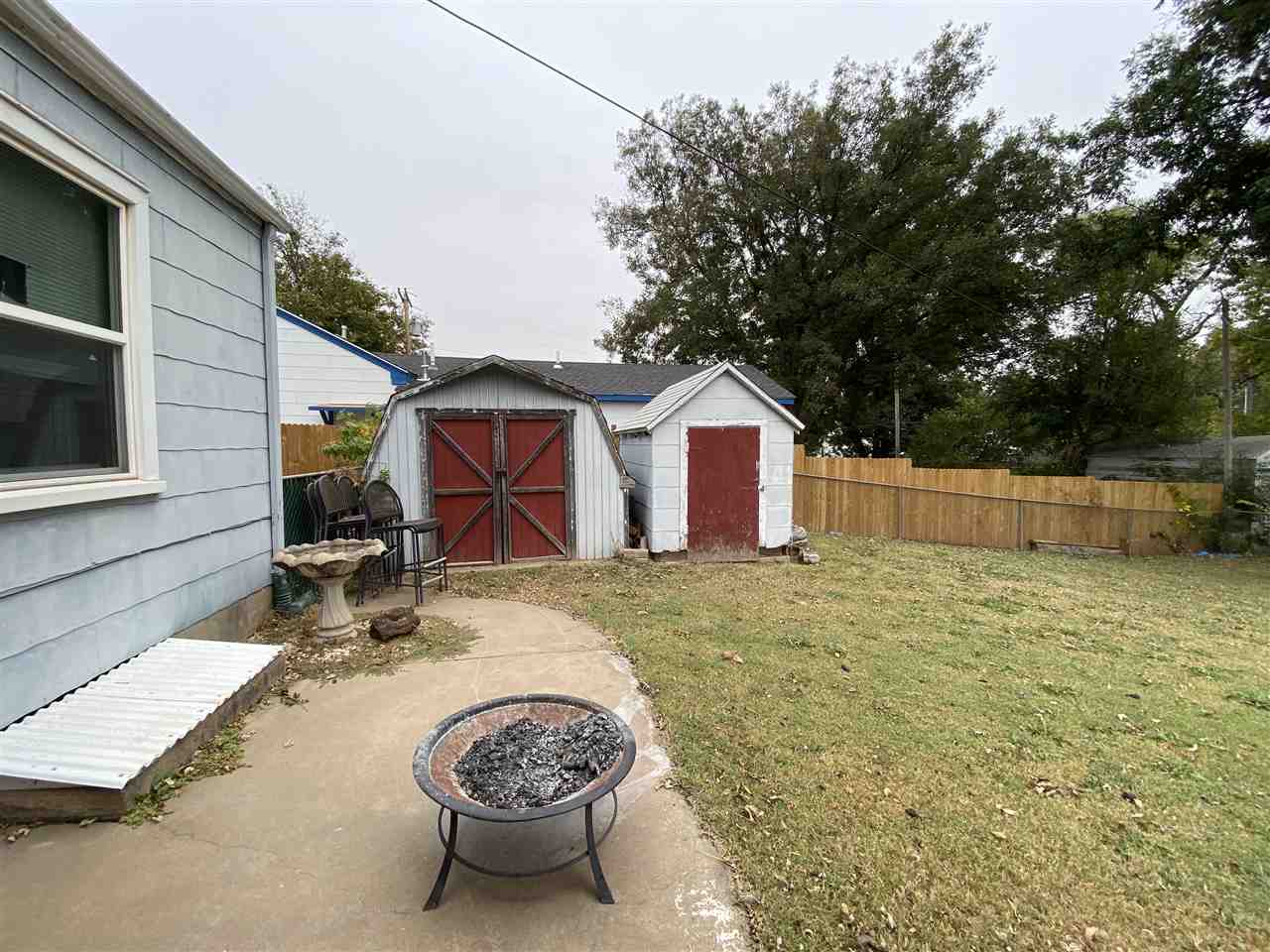 1601 E Elm Ave