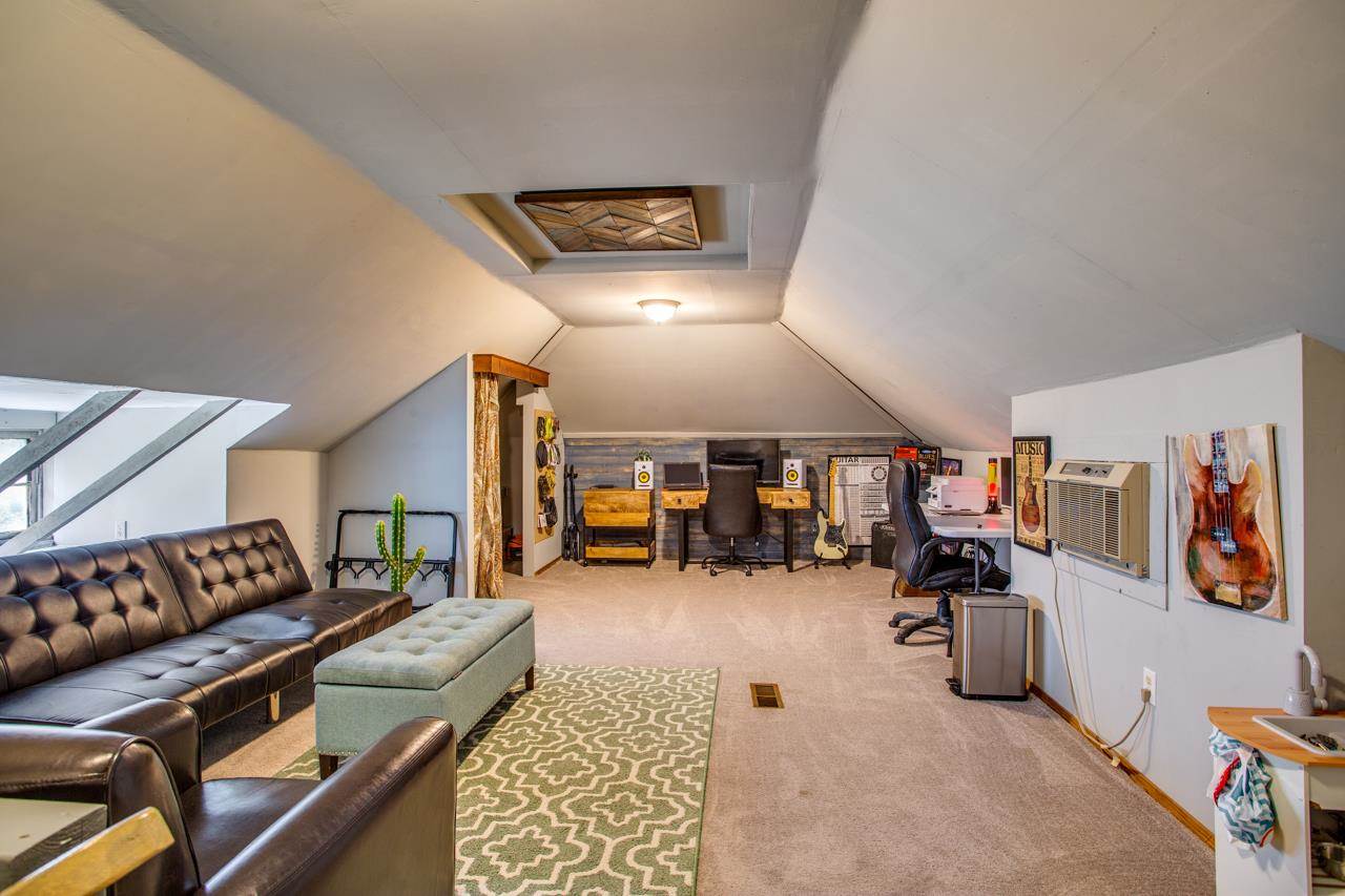 503 S Buchanan