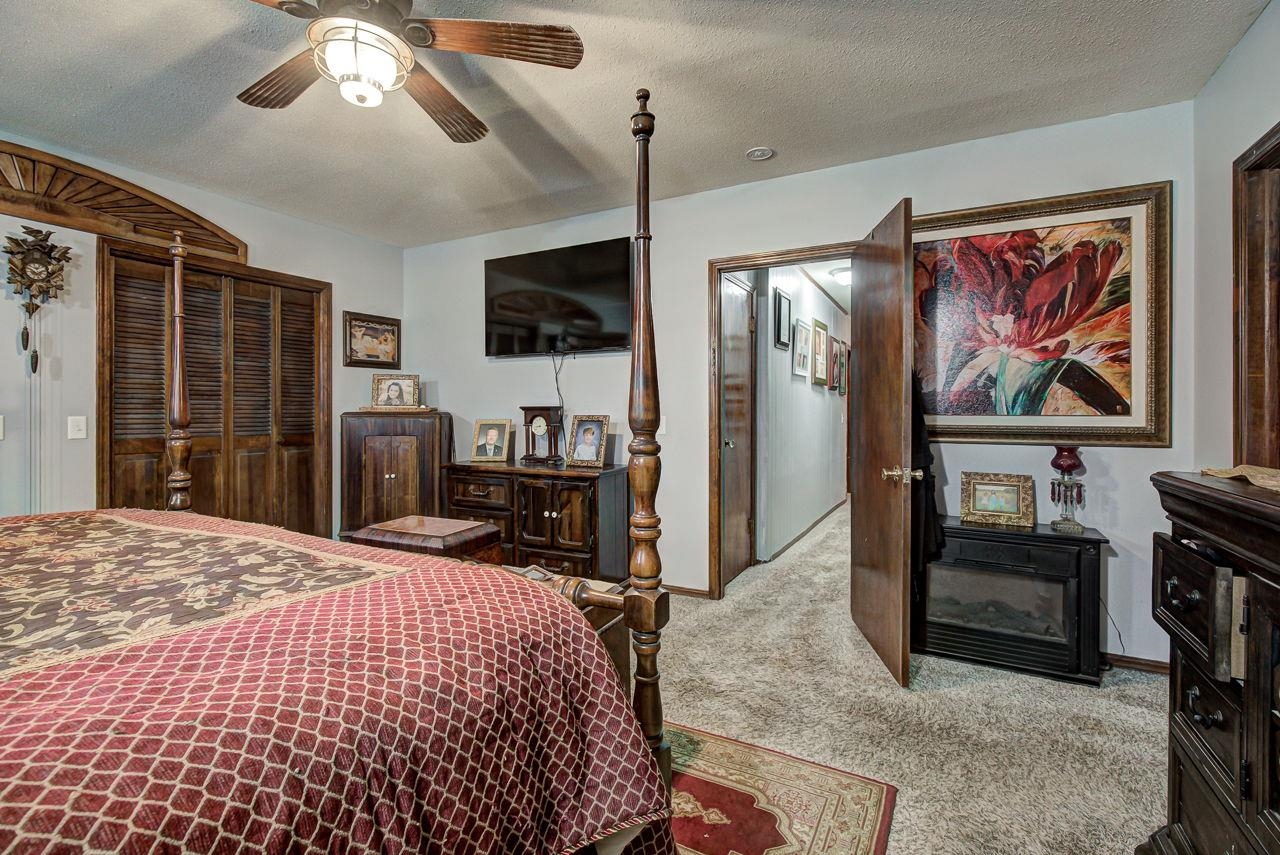 320 W 5th st