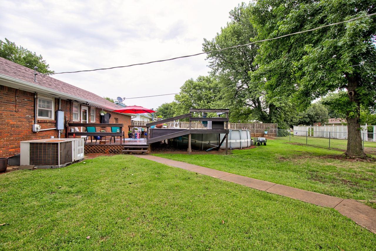 320 W 5th st