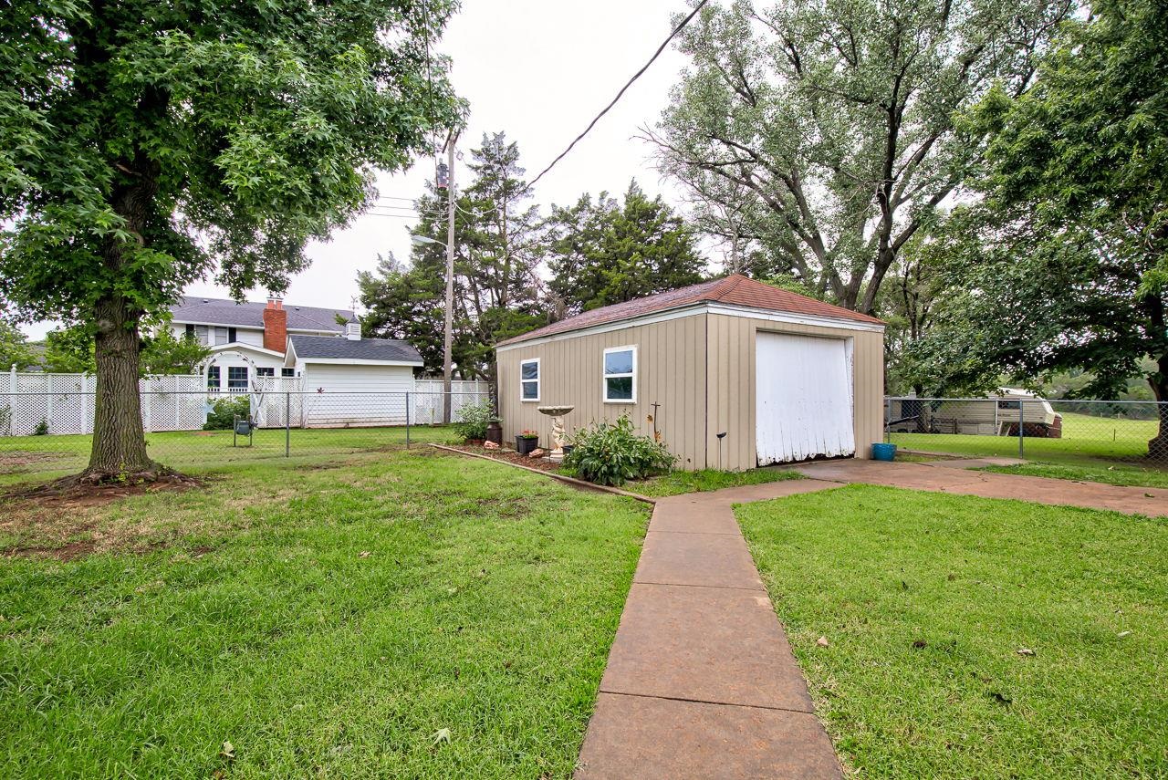 320 W 5th st