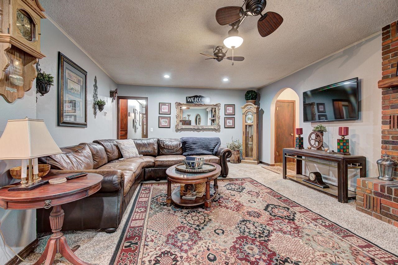 320 W 5th st