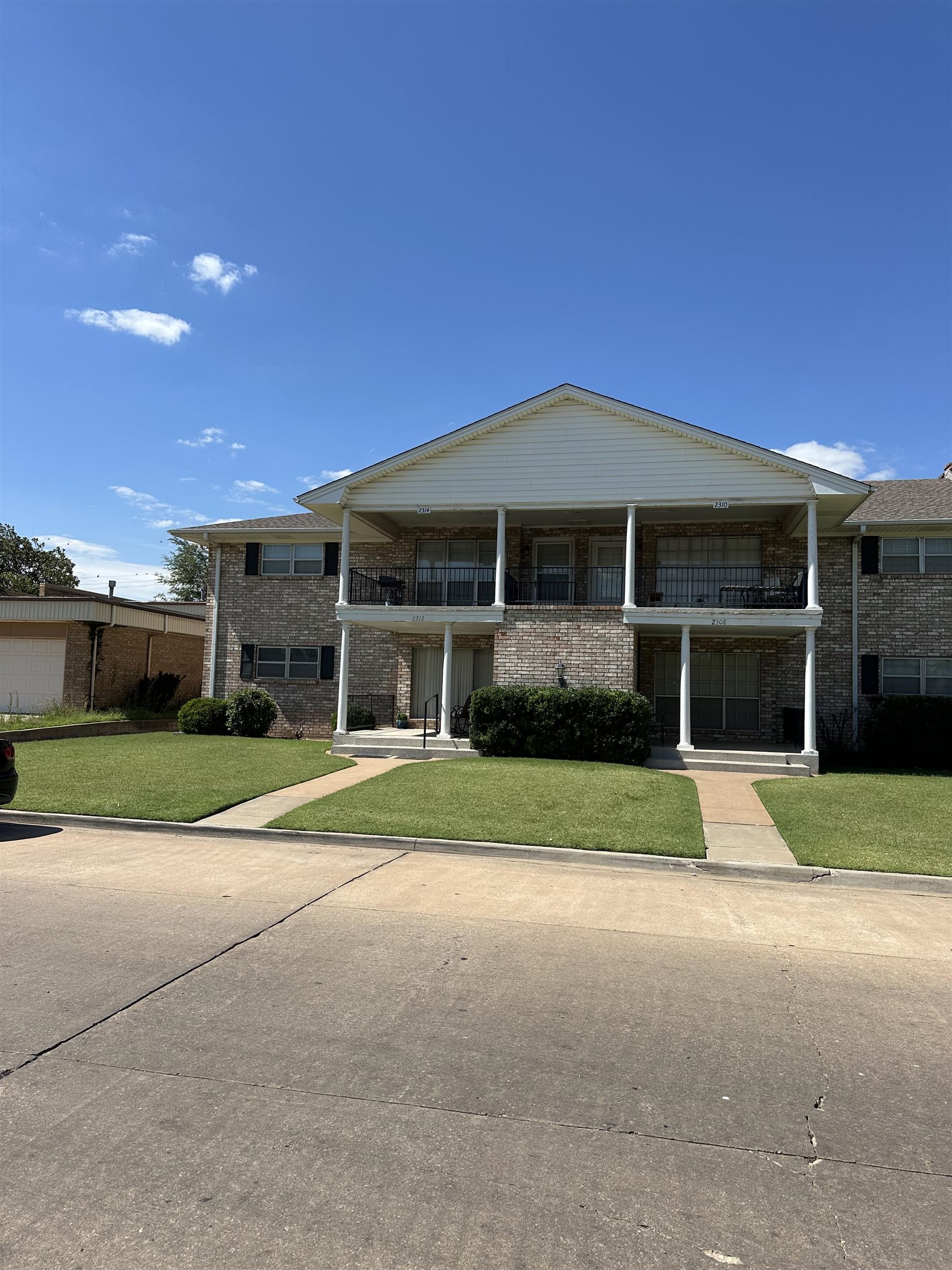 2308 Indian Dr