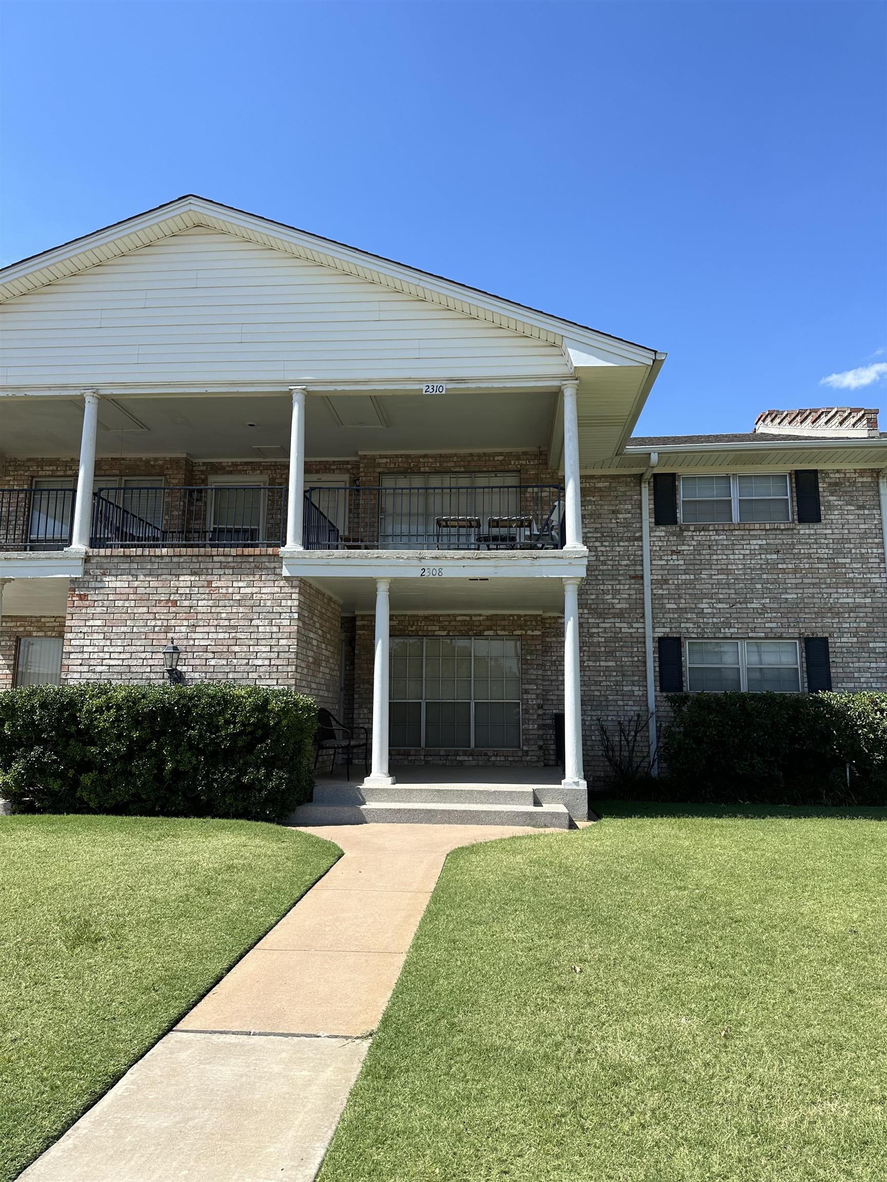2308 Indian Dr
