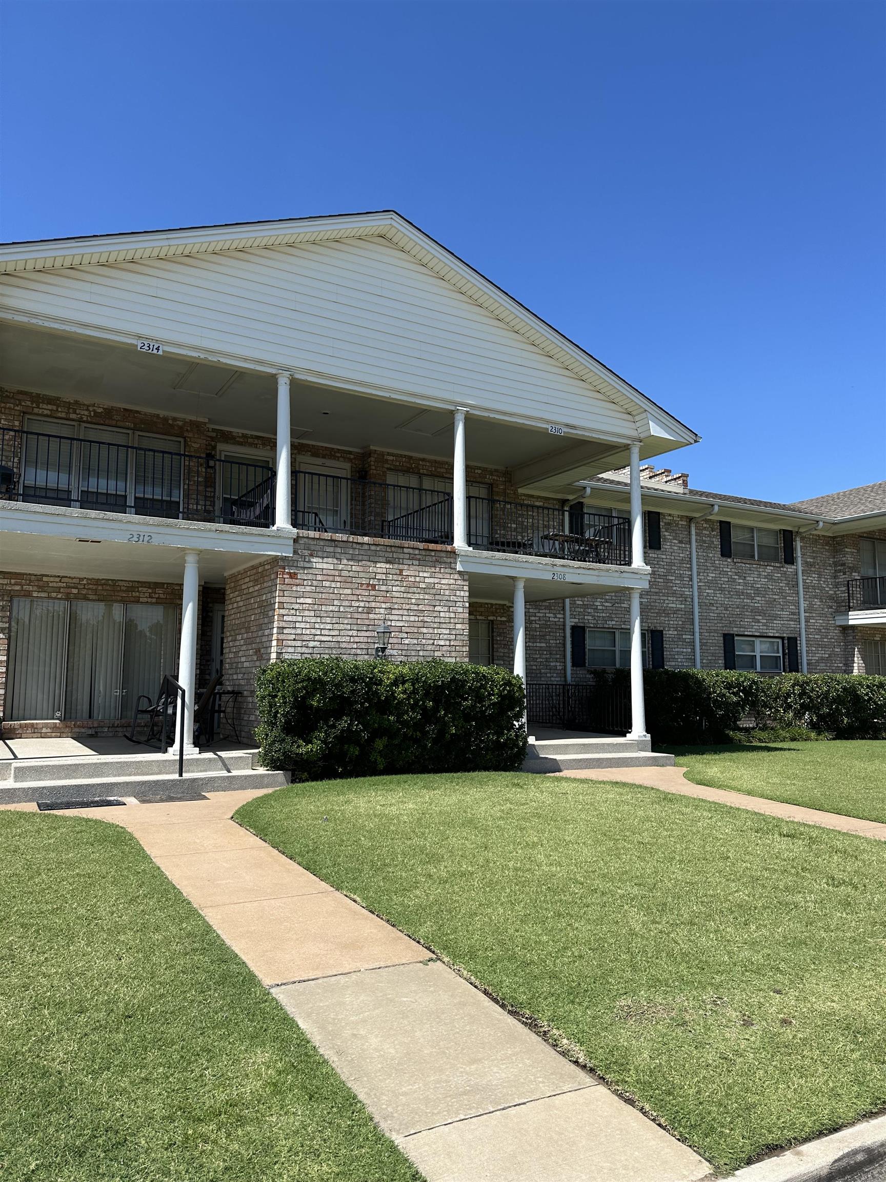 2308 Indian Dr