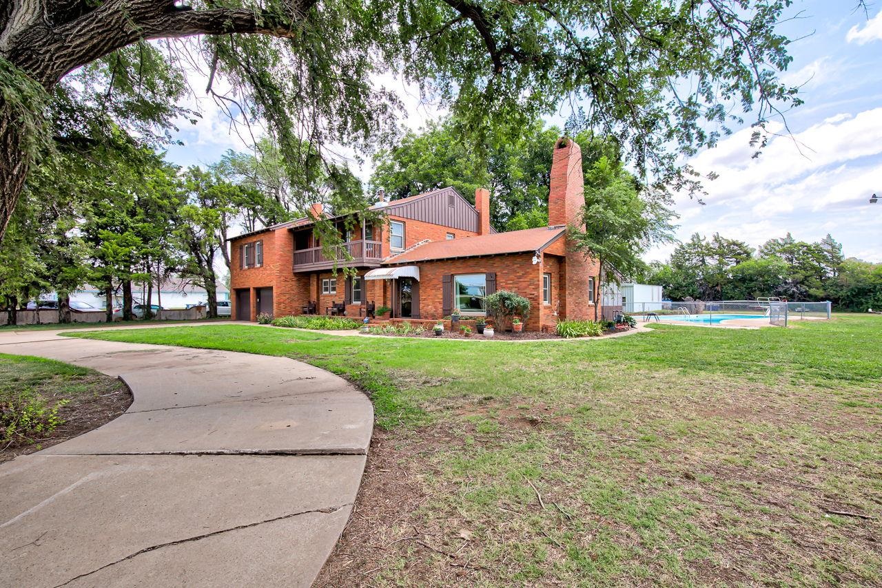 6115 Memorial Dr