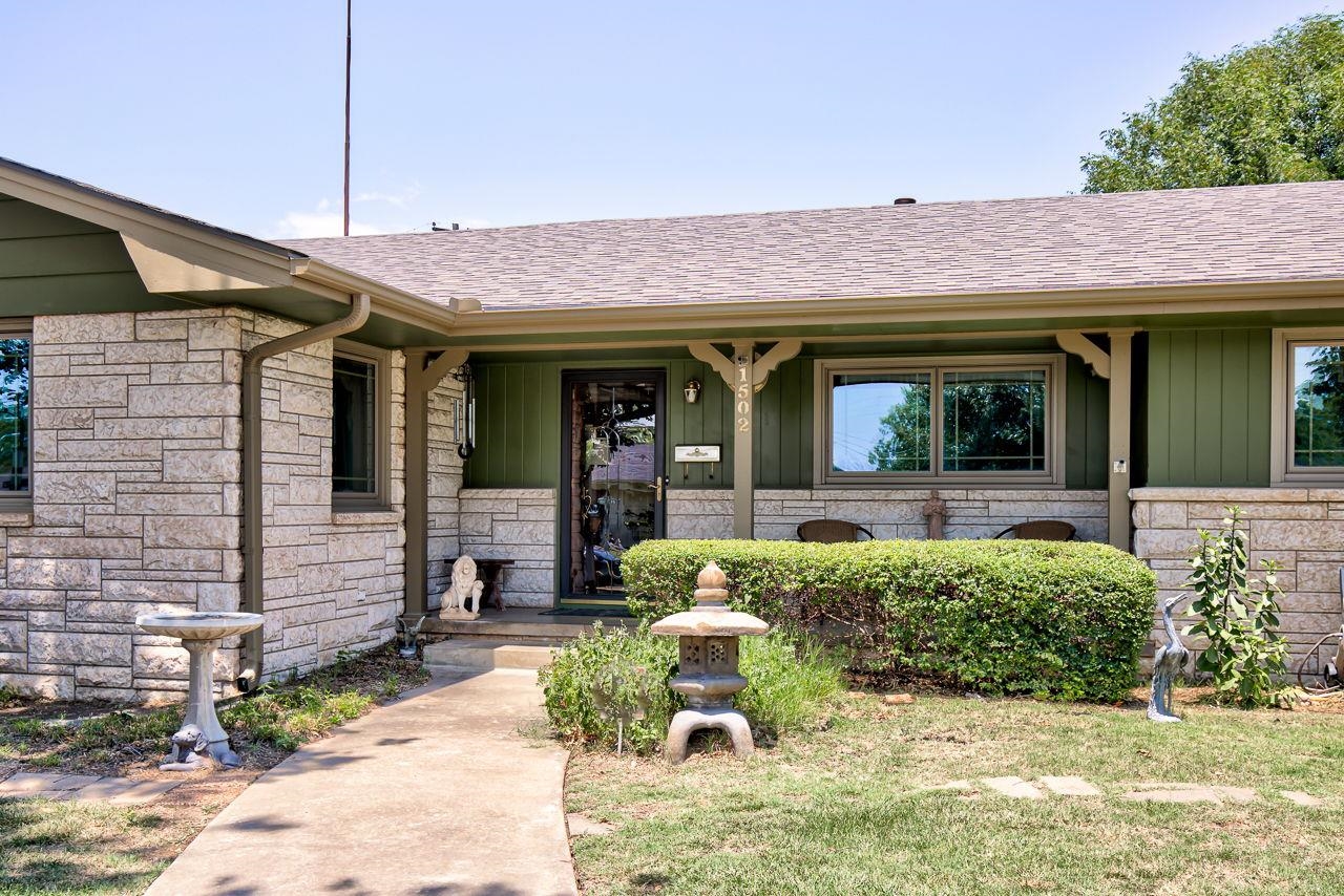1502 Ramona Dr