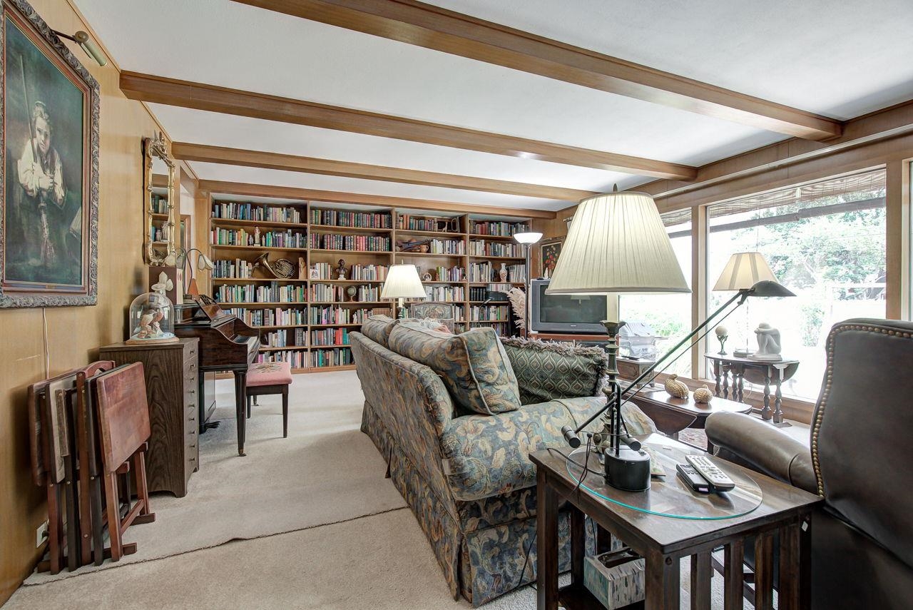 1502 Ramona Dr