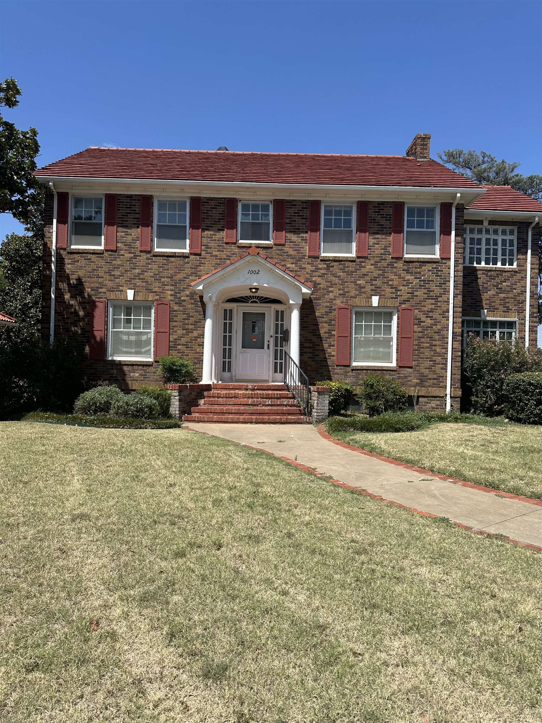 1002 W Wabash