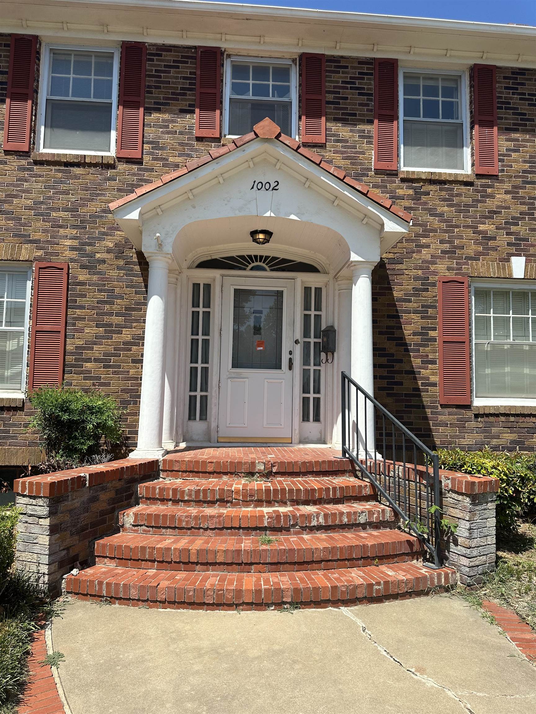 1002 W Wabash