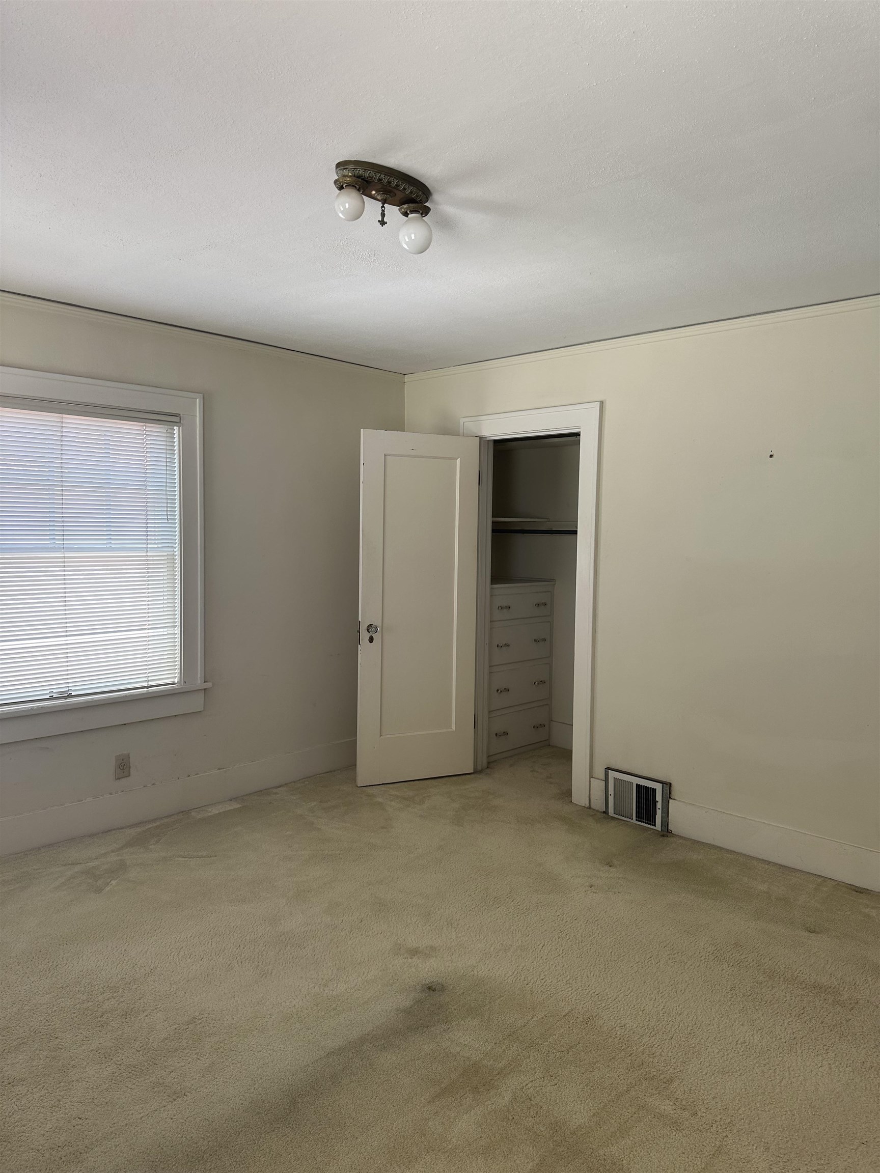 1002 W Wabash