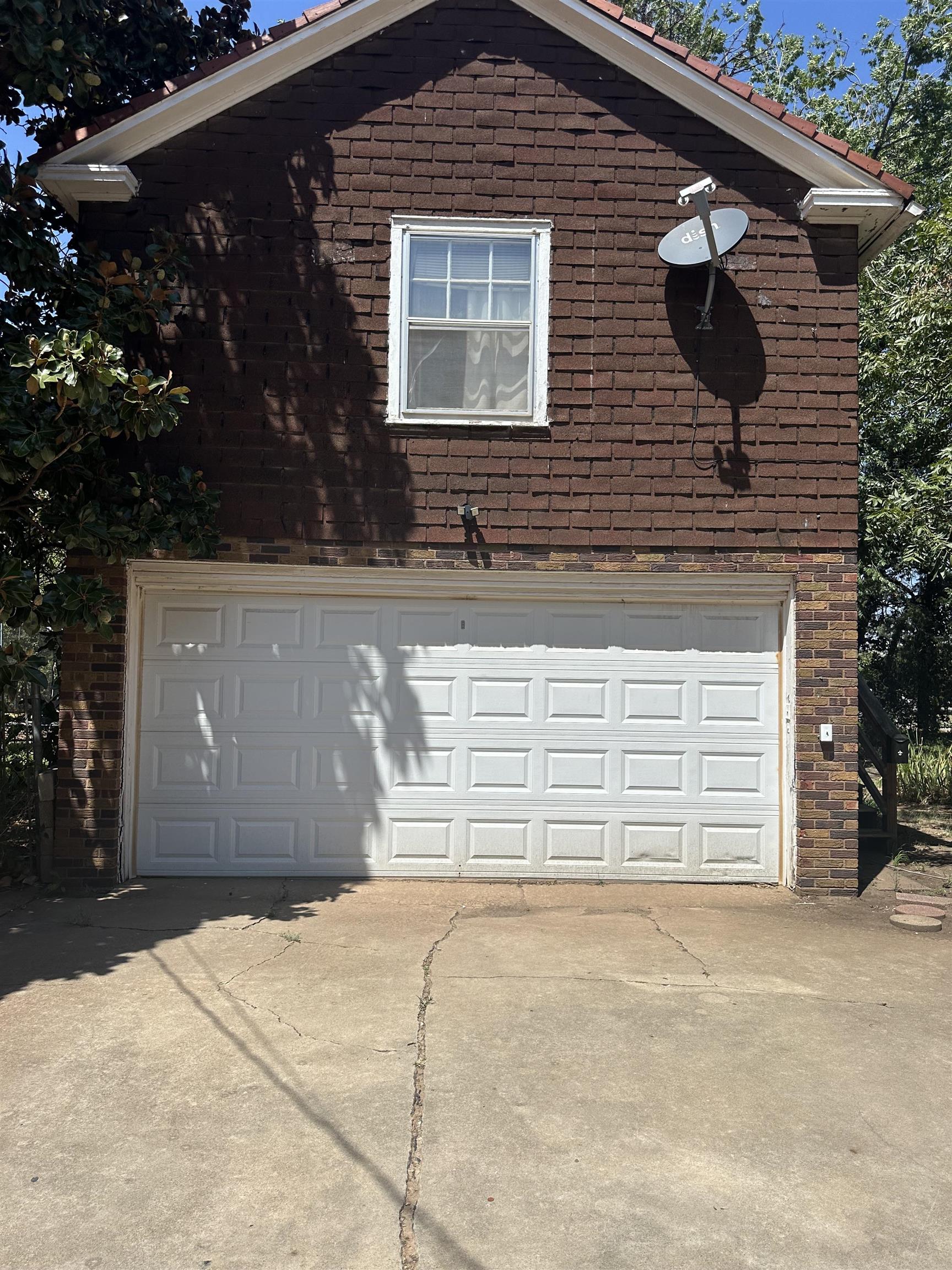 1002 W Wabash