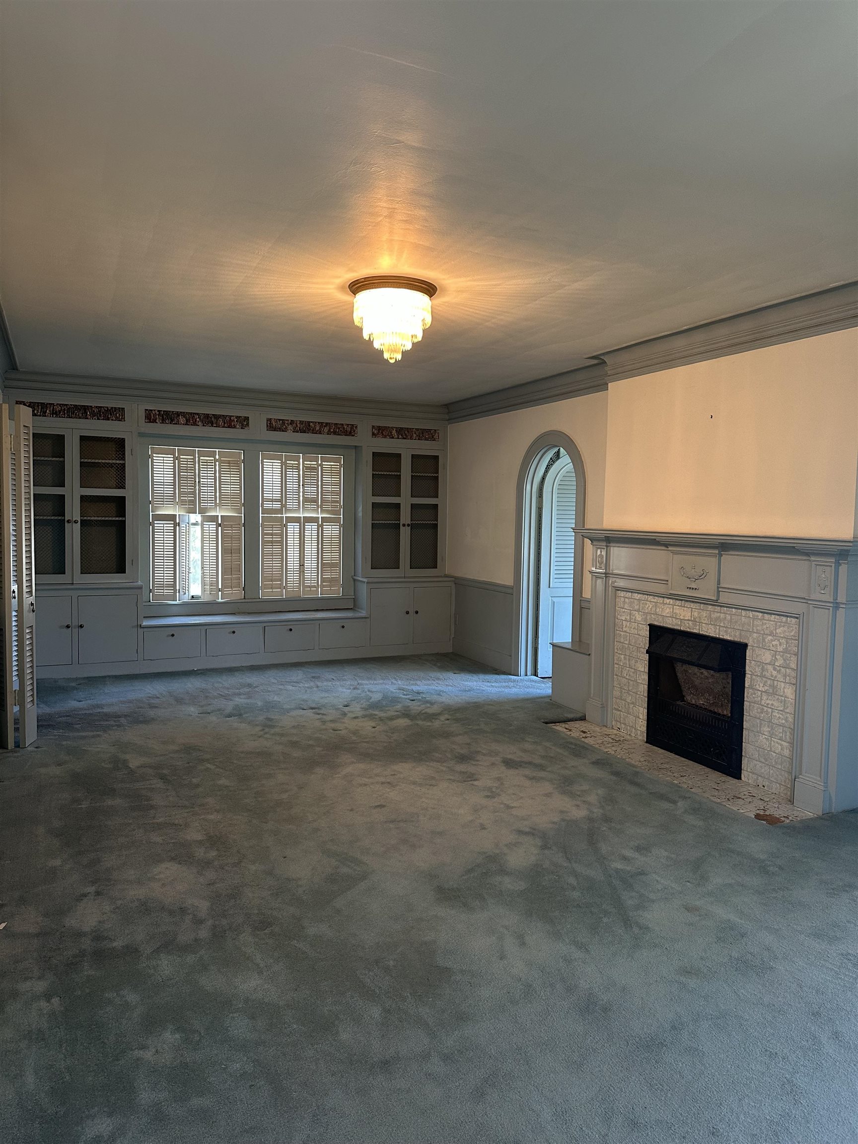 1002 W Wabash
