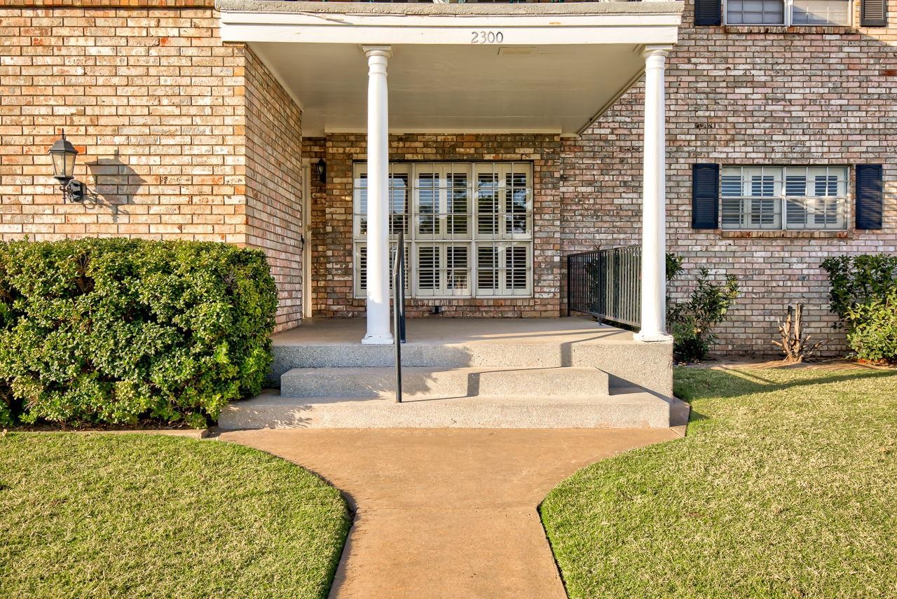 2300 Indian Dr