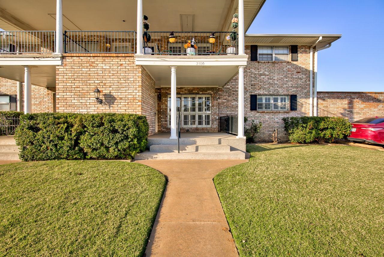 2300 Indian Dr