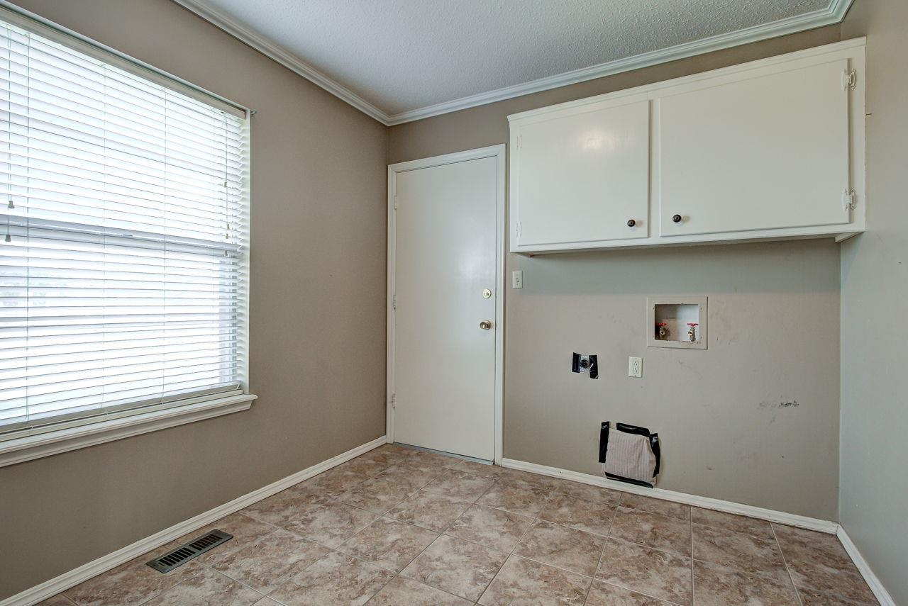 2300 Indian Dr