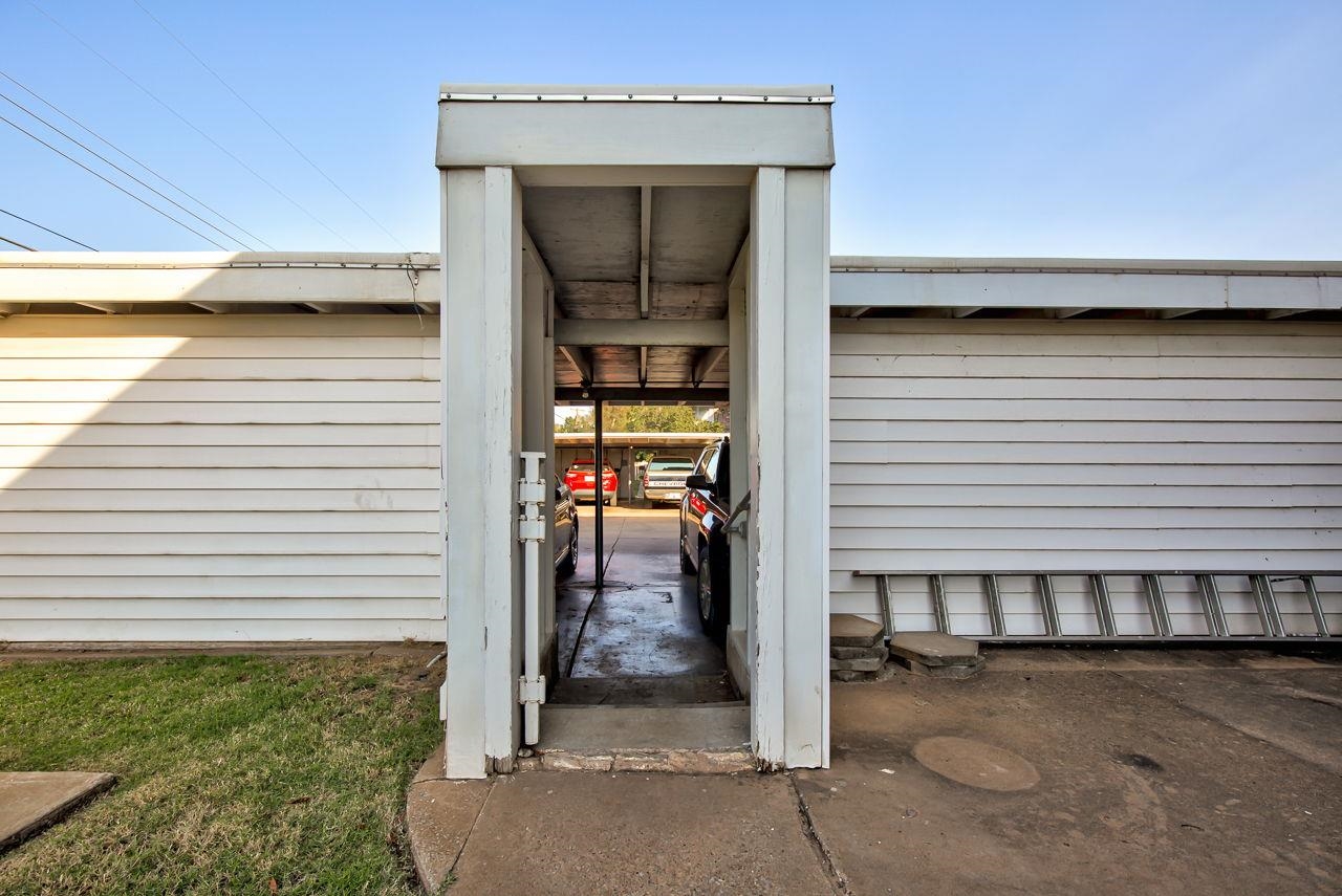 2300 Indian Dr