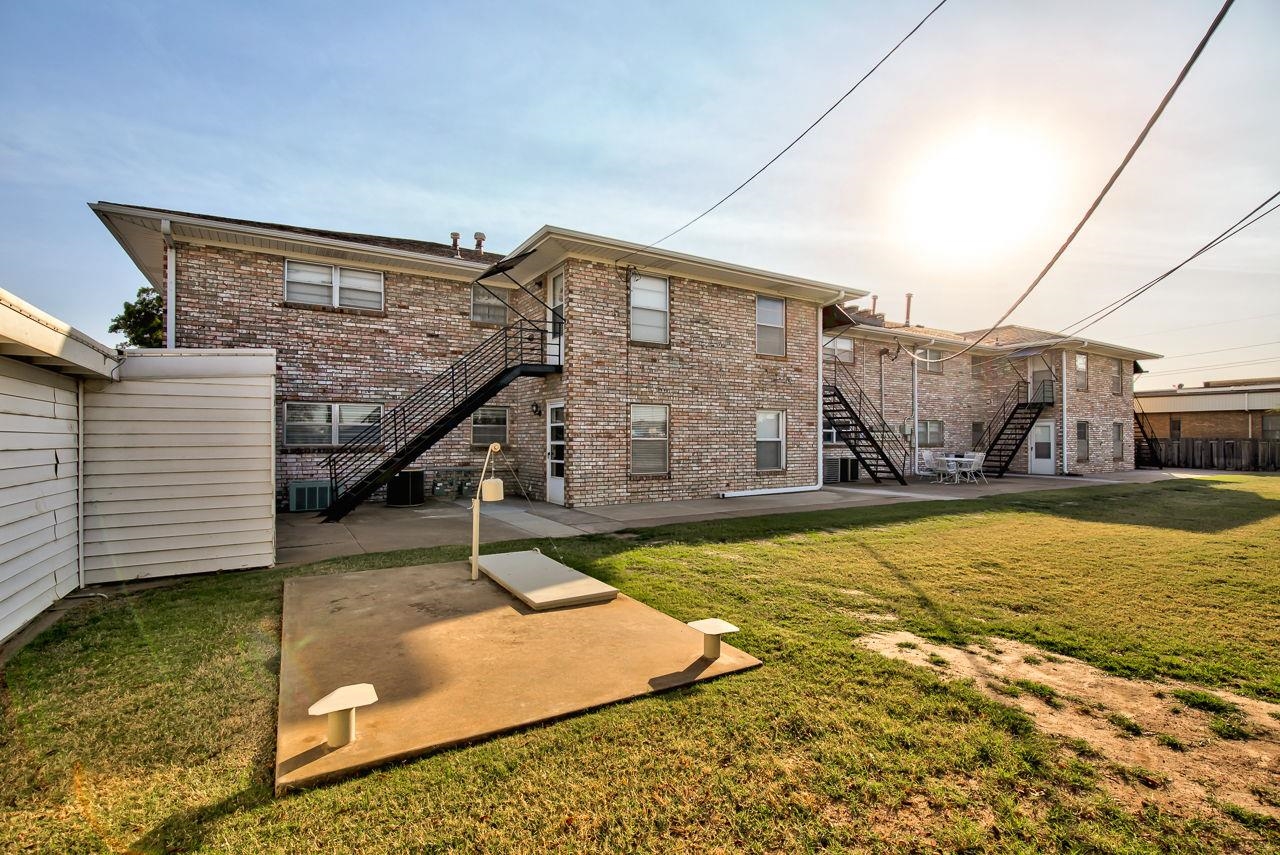 2300 Indian Dr